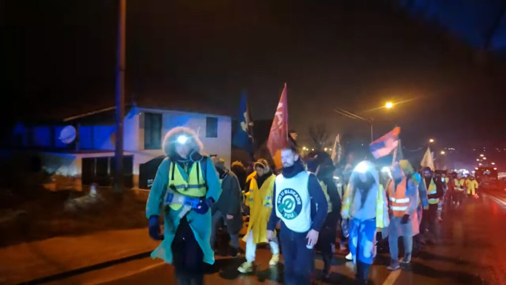 Studenti krenuli iz Orašca za Aranđelovac. Studenti iz Beograda nastavili put ka Kragujevcu Foto:Politicki Globus Srbije