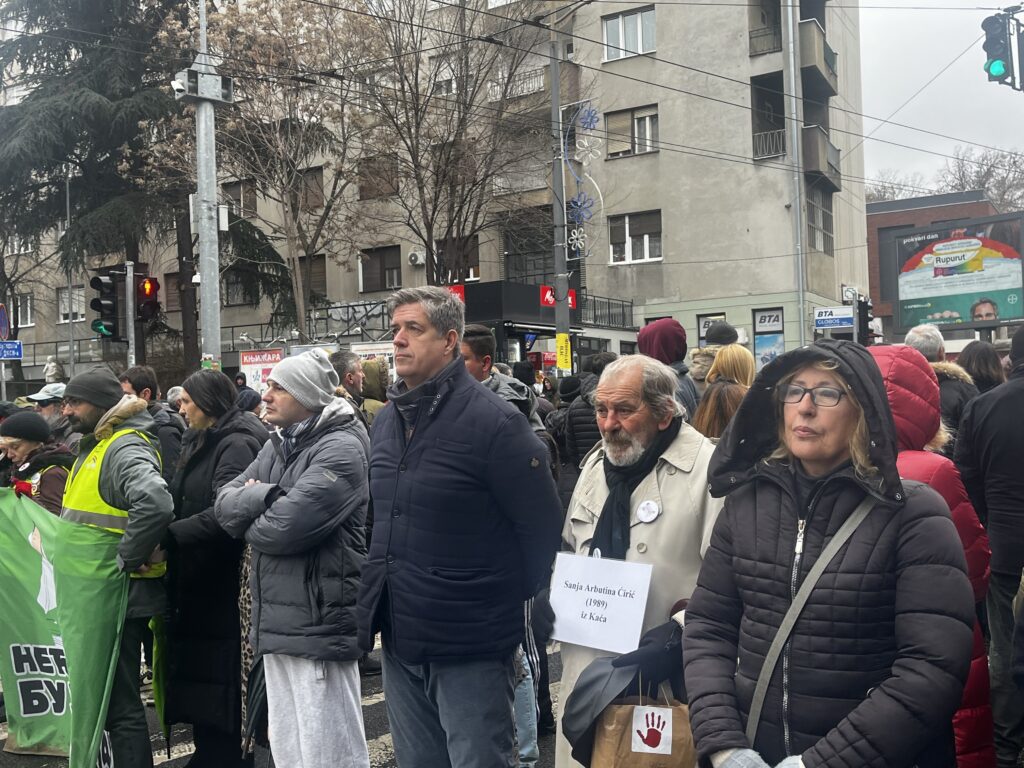 Beograd 03.01.2025. Zastani Srbijo, 15 minuta tišne, blokada Takovske ulice, RTS, SSP Foto: SSP
