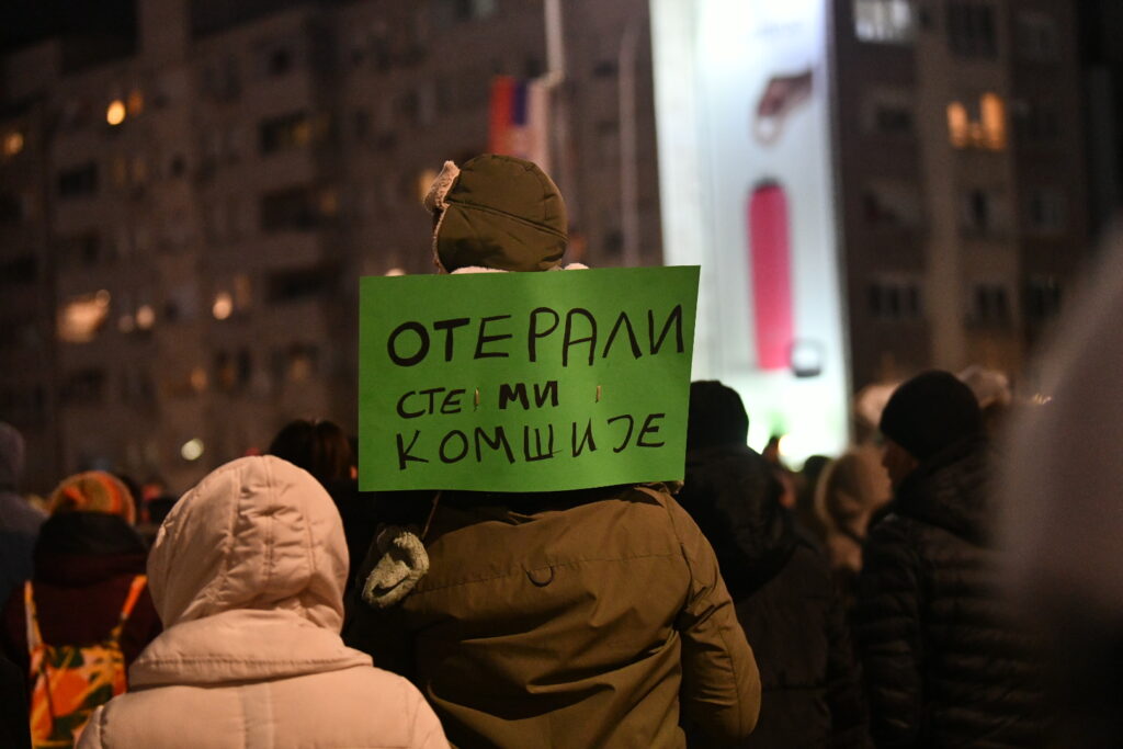 Beograd 07.02.2025. Akcija Blok ima petlju. Novi Beograd, okuupljanje građana, stanovnika 21, 22. i 23 bloka, šetnja do petlje kod Beogradske Arene, blokada petlje, Beogradska Arena  Foto: Vesna Lalić/Nova.rs