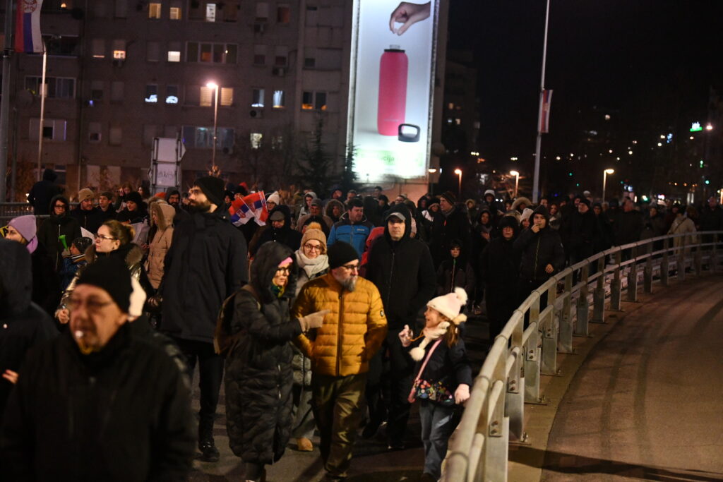 Beograd 07.02.2025. Akcija Blok ima petlju. Novi Beograd, okuupljanje građana, stanovnika 21, 22. i 23 bloka, šetnja do petlje kod Beogradske Arene, blokada petlje, Beogradska Arena  Foto: Vesna Lalić/Nova.rs