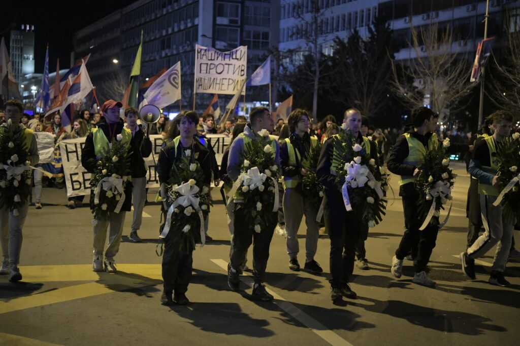 Novi Sad, 31.01.2025. Novosađani čekaju studente, doček studenata koji su pešačili iz Beograda, novi sad, studenti ulaze u Novi Sad, poslao Nenad Mihajlovic,