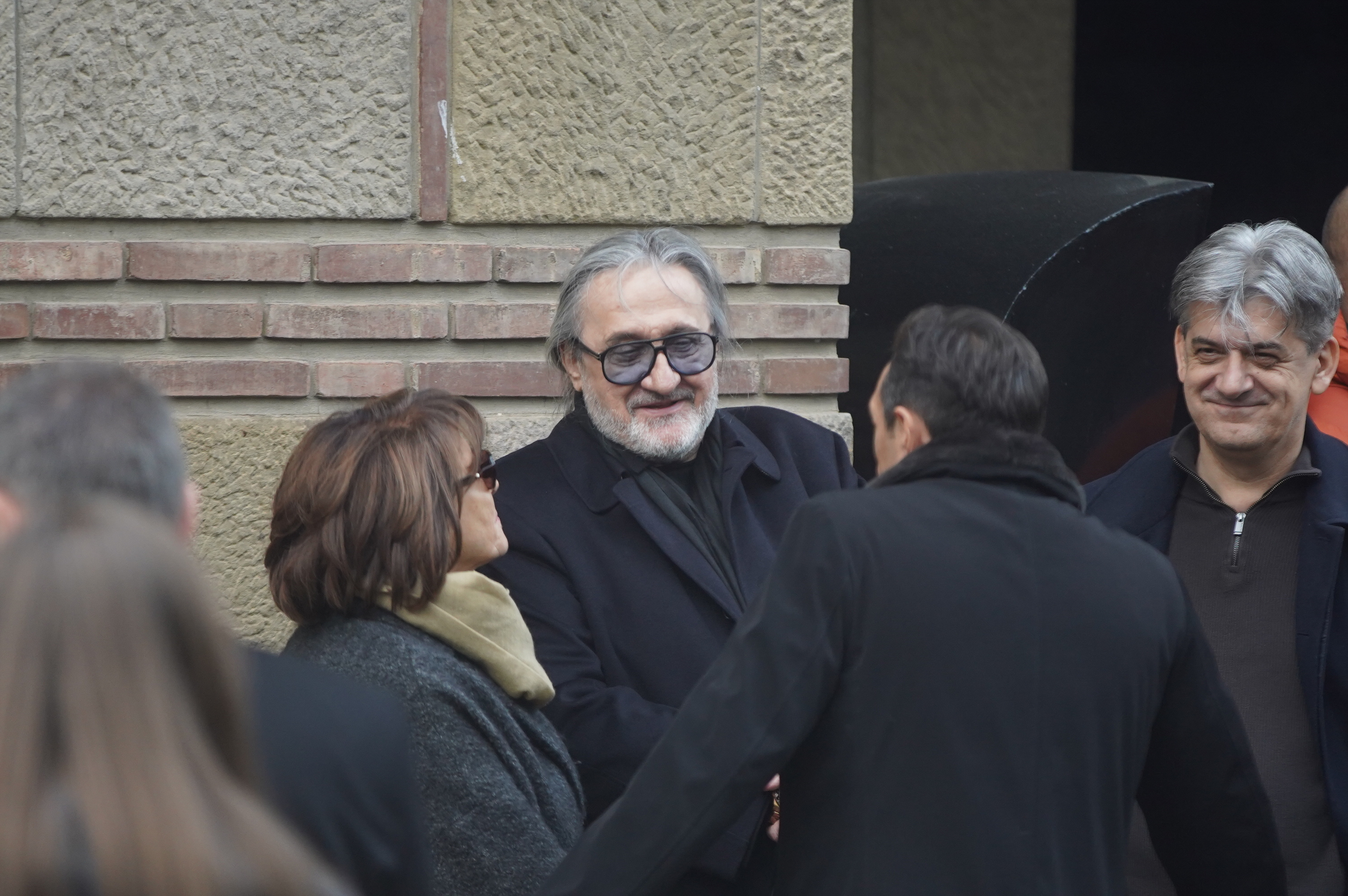 The mother of the owner of Pink Media Group Zeljko Mitrovic, Milenija Mitrovic was buried at the New Cemetery in Belgrade.Majka vlasnika Pink Media Group Zeljka Mitrovica, Milenija Mitrovic sahranjena je na Novom groblju u Beogradu.