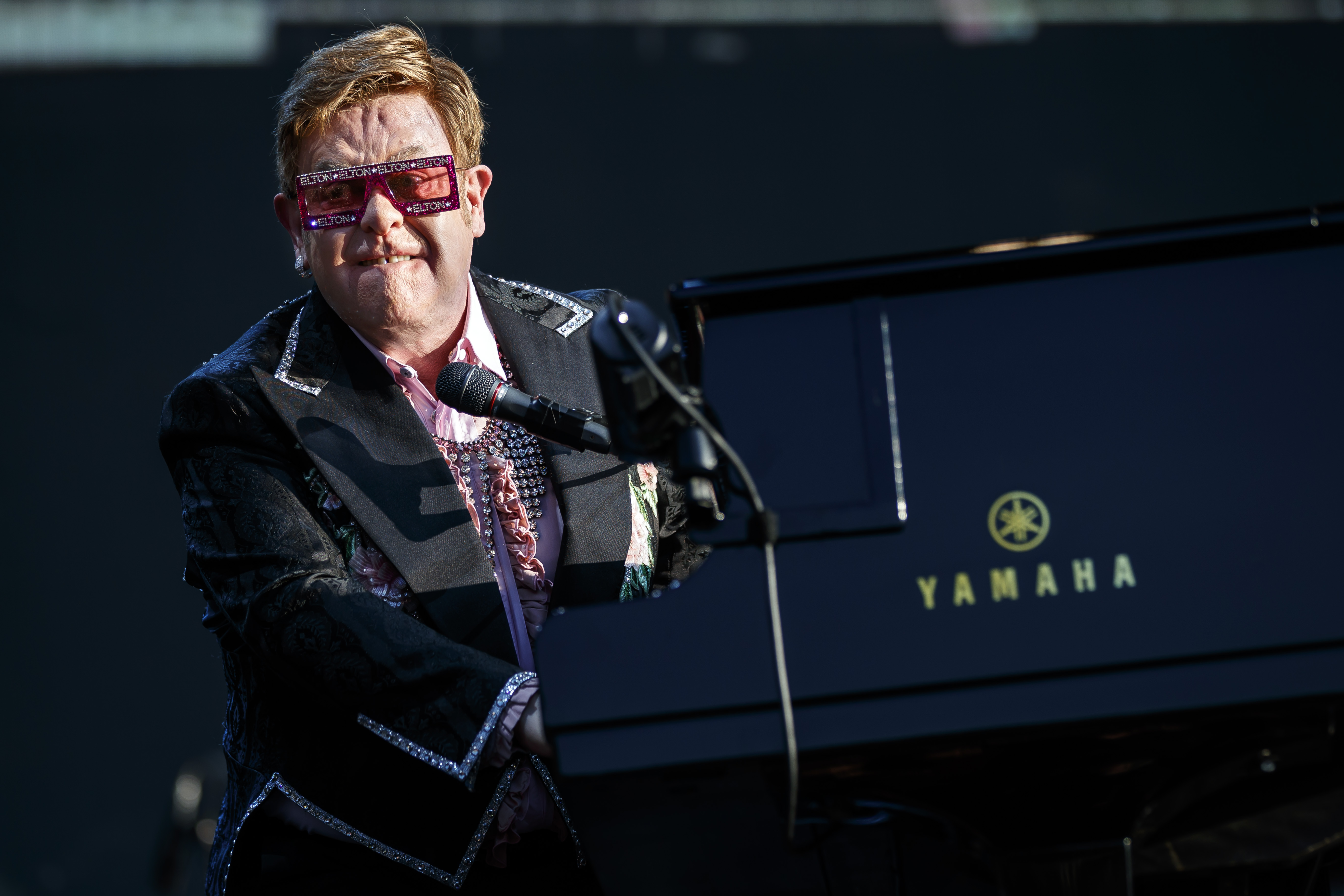 Elton John postpones Eruropean Tour to 2023 due to illness