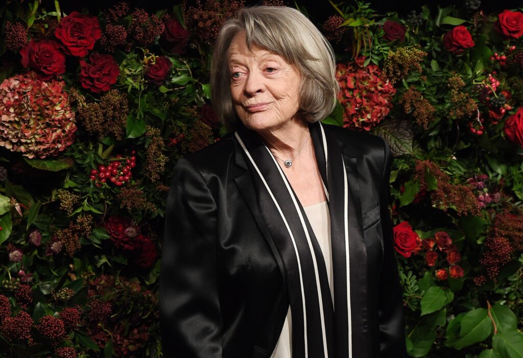 epa08023104 British actress Dame Maggie Smith arrives to attend the 65th Evening Standard Theatre Awards in central London, Britain, 24 November 2019.  EPA-EFE/ANDY RAIN EDITORIAL USE ONLY IN RELATION TO THE STATED EVENT  EDITORIAL USE ONLY