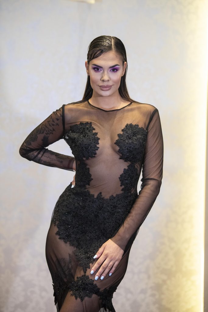 Beograd 31.08.2022. Mina Vrbaški, duet sa Elektrom Elite, Elektrom Elit, transrodna pevačica Foto: Dragan Mujan/Nova.rs