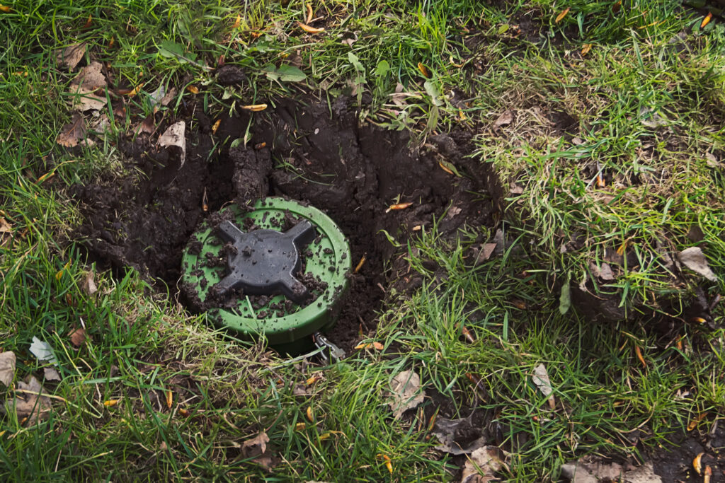 Protivpešadijska mina, protivpešadijske mine, anti-personnel landmines Foto: Shutterstock