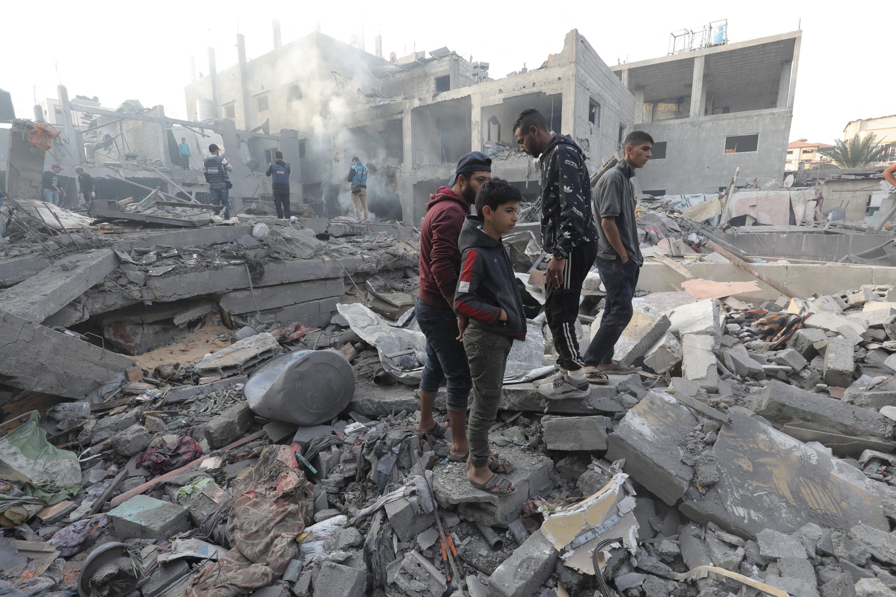 Israeli attacks on Gaza continue