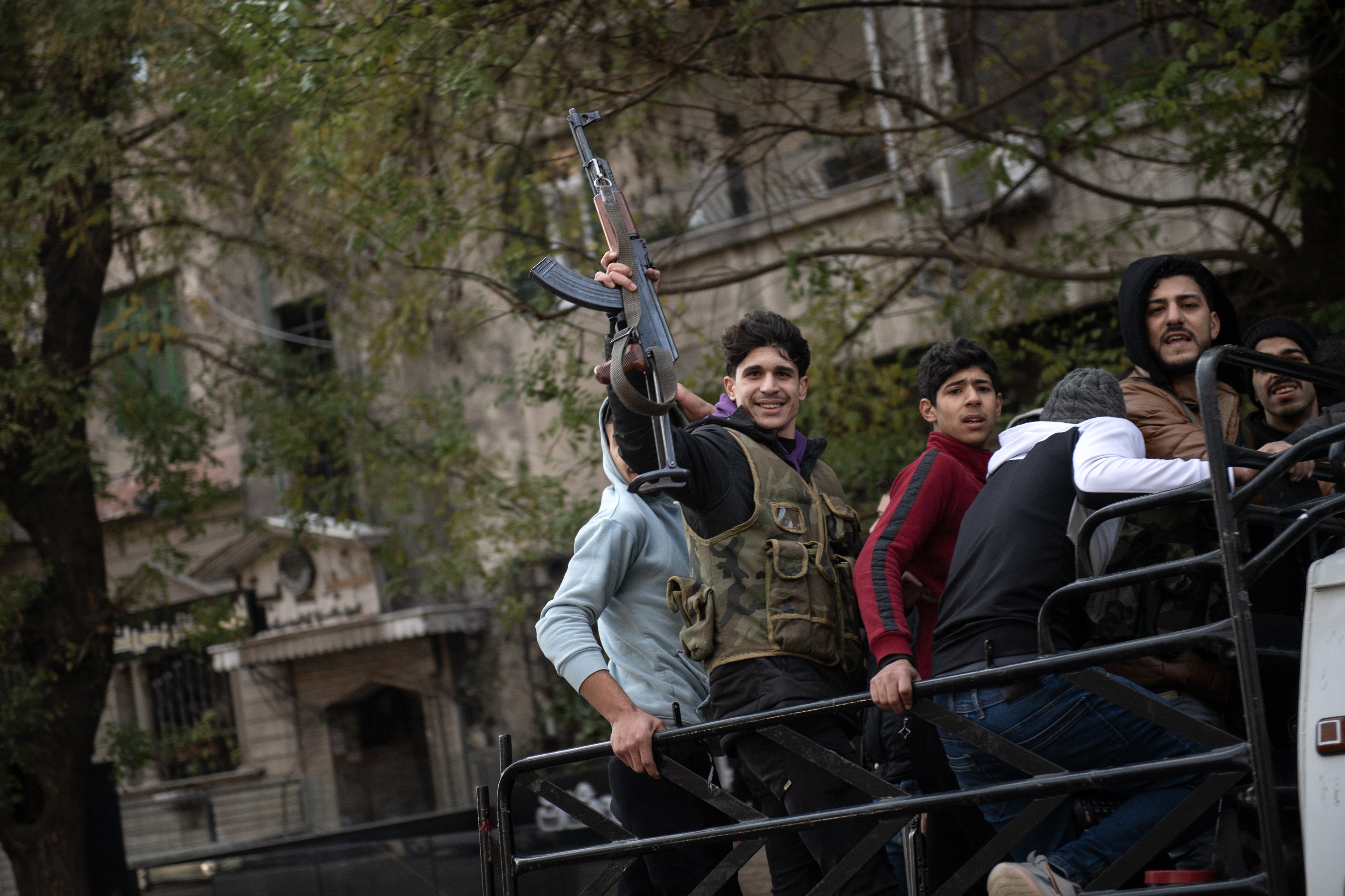Sirija, Celebrations in Damascus after rebels capture the city and overthrow al-Assad