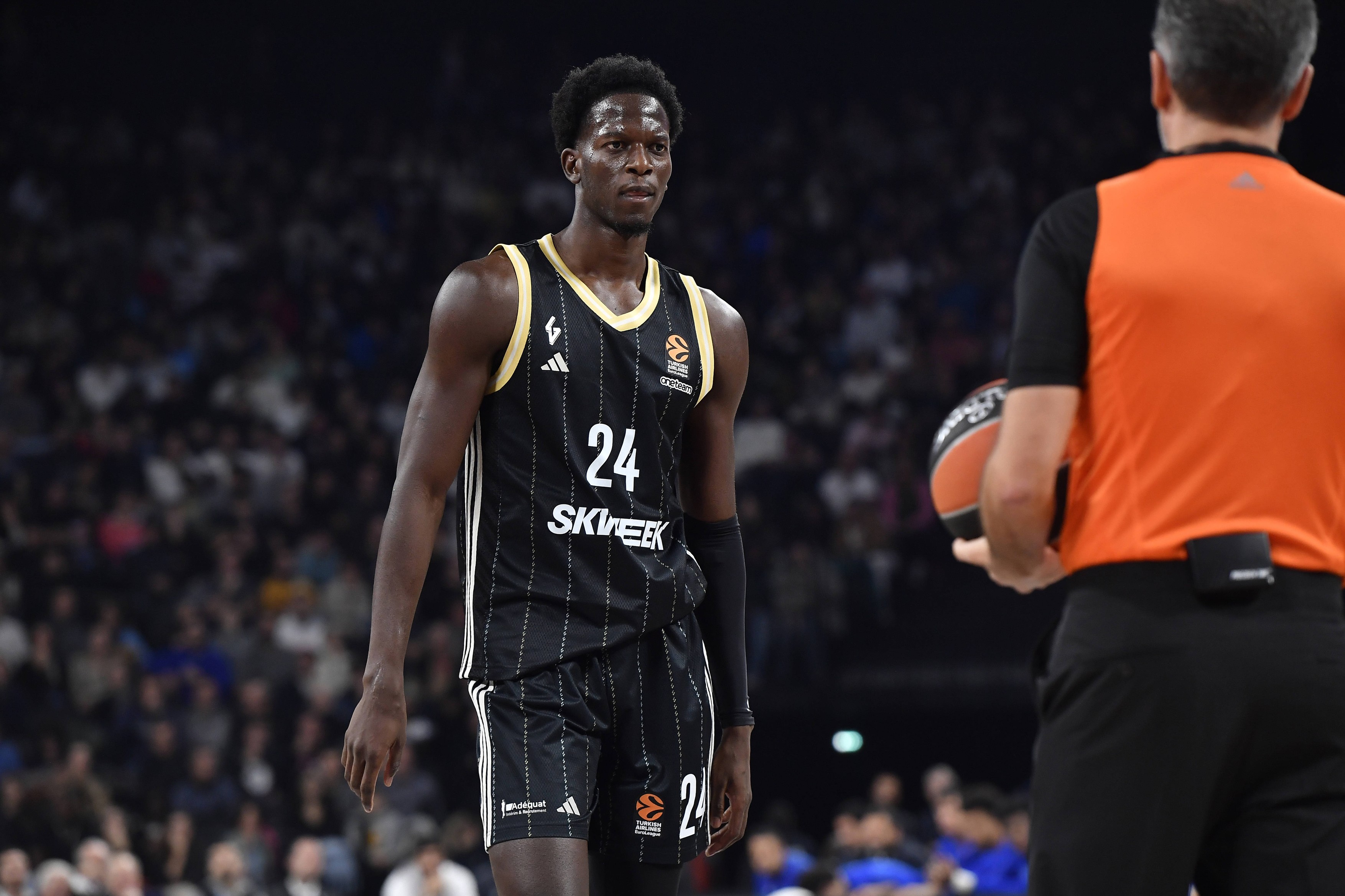 Euroligue basketball match between ASVEL Lyon-Villeurbanne and Anadolu Efes Istanbul at the LDLC Arena in Decines-Charpieu