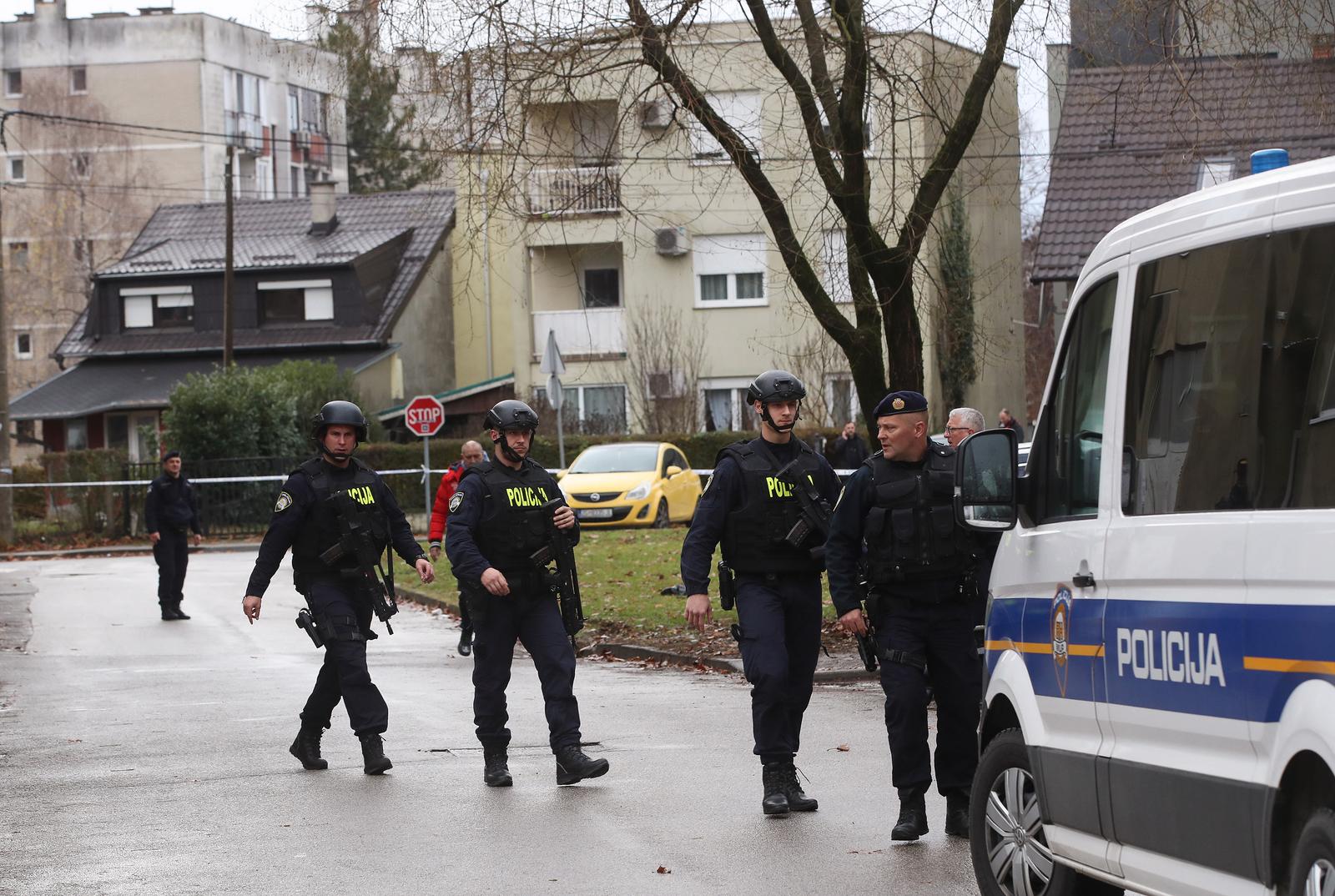 20.12.2024.Zagreb - U OS Precko zasad nepoznati napadac nozem je ozlijedio jednu uciteljicu, a ozljede su zadobili i ucenici. Photo: Zeljko Lukunic/PIXSELL