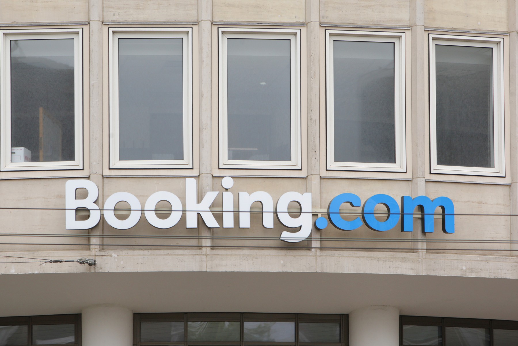 Netherlands: Booking.com expected to cut 25 percent of workforce