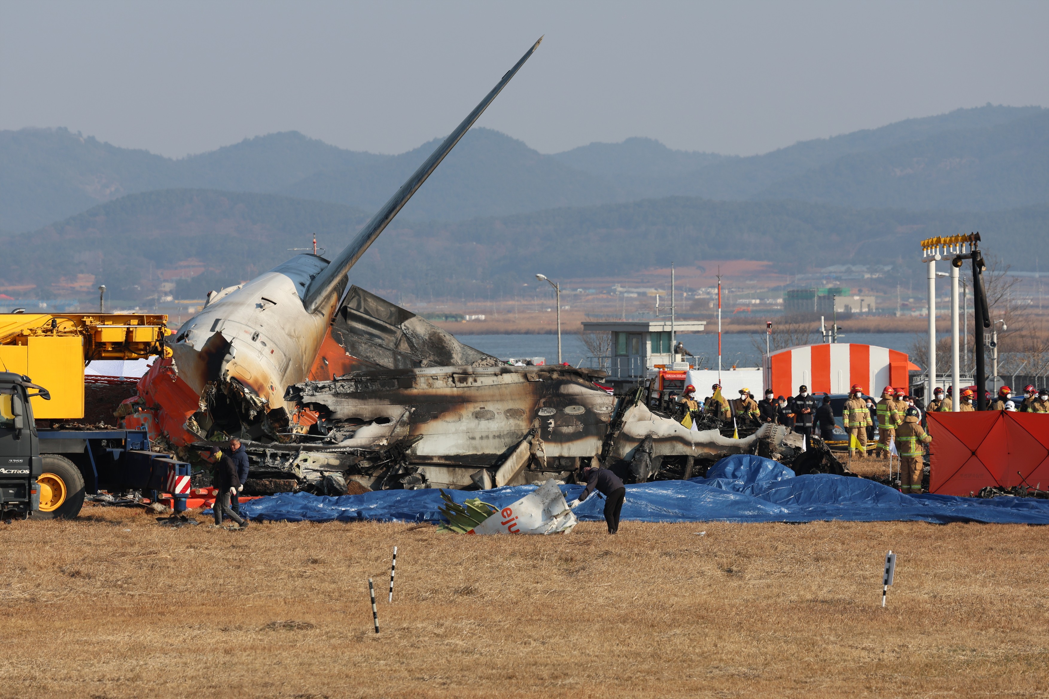 (SpotNews)SOUTH KOREA MUAN AIRPLANE CRASH AFTERMATH