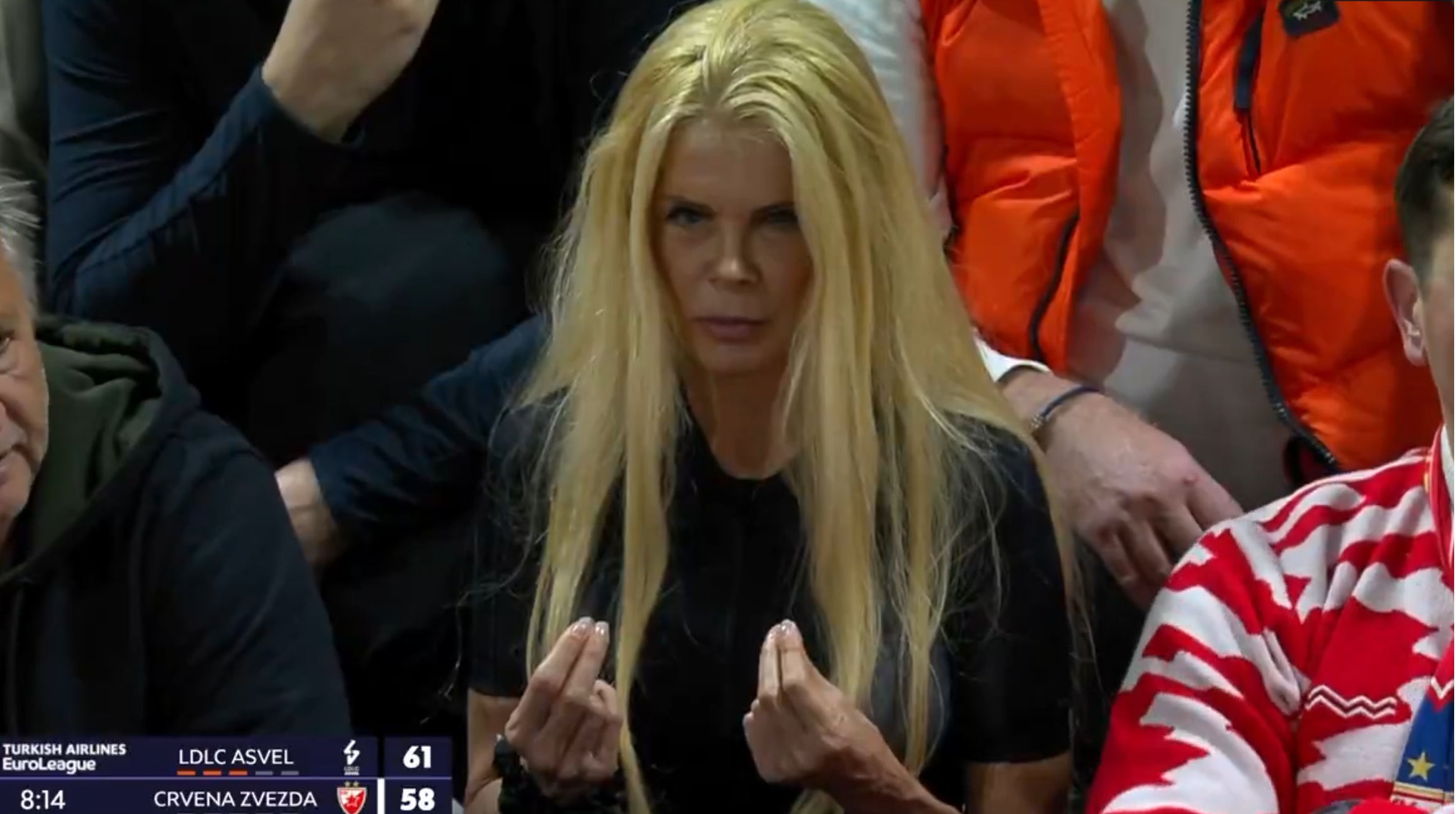 navijacica mitrovic bacanja magije