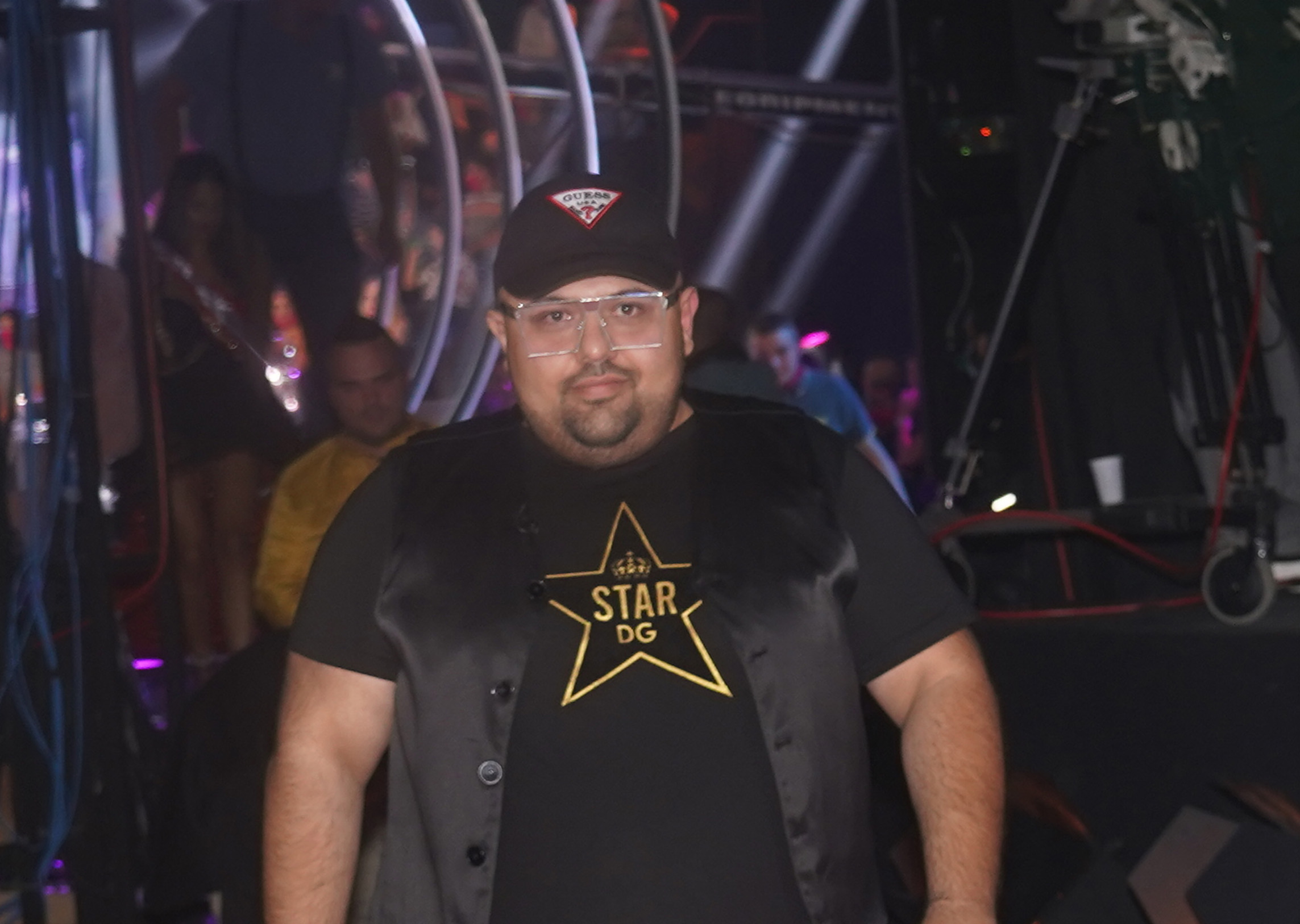 The beginning of the reality show Zadruga 5 on Pink TVPocetak rijaliti soua Zadruga 5 na televiziji Pink.