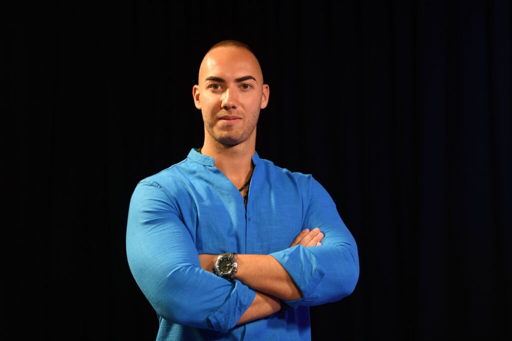 Beograd 25.07.2023. Oliver Mijanović, pevač, zabavljač, muzički izvođač, intervju Foto: Filip Krainčanić/Nova.rs