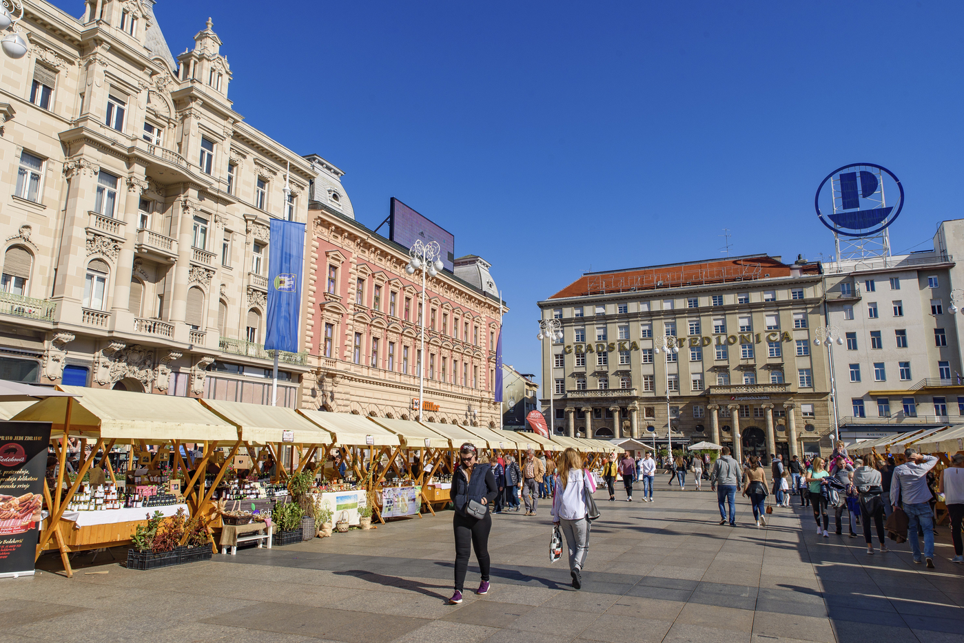 The market on Ban Jela?i? Square, the central square of the city of Zagreb, Croatia, Europe,Image: 909665207, License: Royalty-free, Restrictions: , Model Release: no, Credit line: Chun Ju Wu / imageBROKER / Profimedia