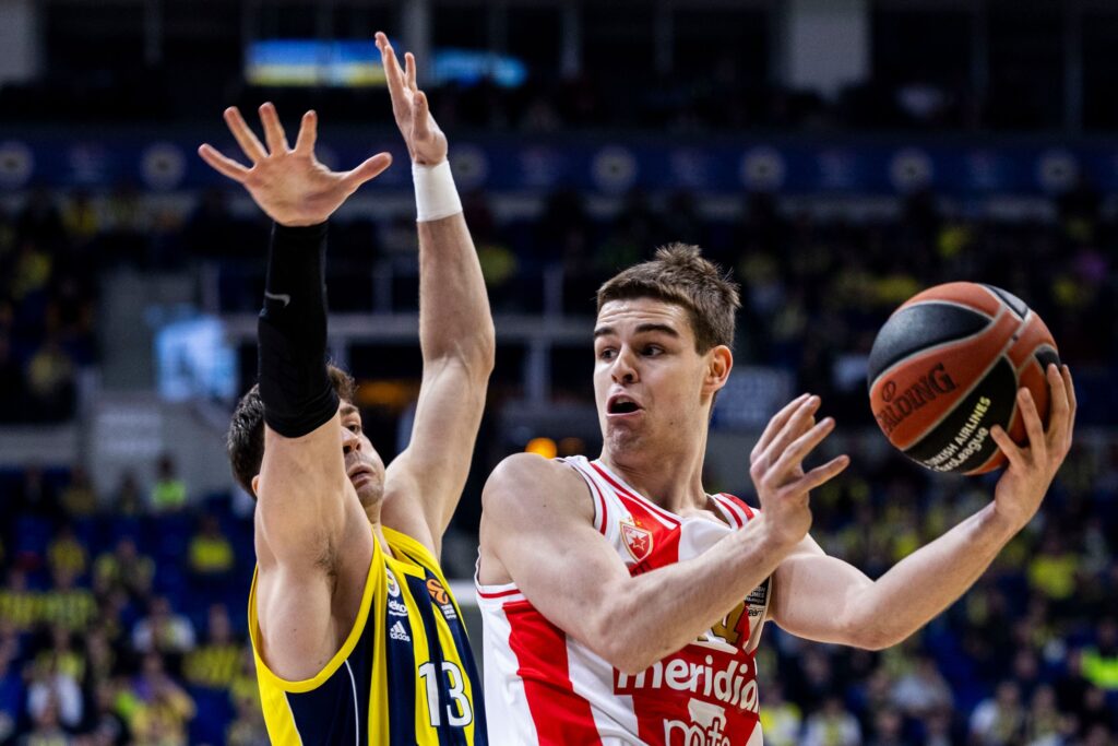 1704221781-fenerbahce-zvezda-784167-1024x683.jpg