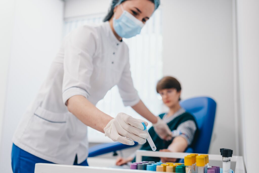 Medicinska sestra, vađenje krvi Foto: Shutterstock