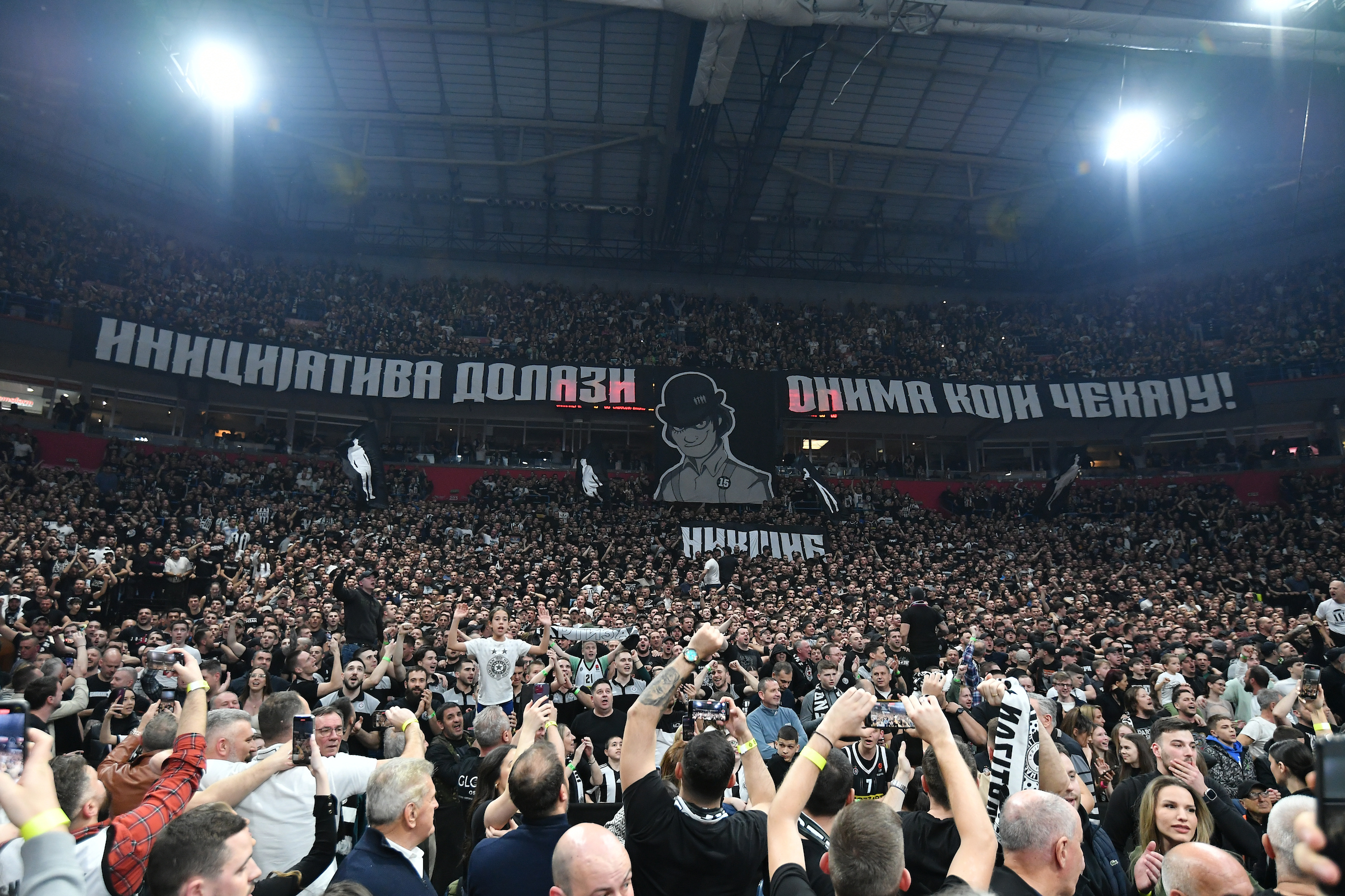 during the 2023/2024 Turkish Airlines EuroLeague match between Partizan Mozzart bet and Anadolus EFES at Stark Arena on February 29, 2024 in Belgrade, Serbia. (Photo by David Damnjanovic/Starsport.rs ©)