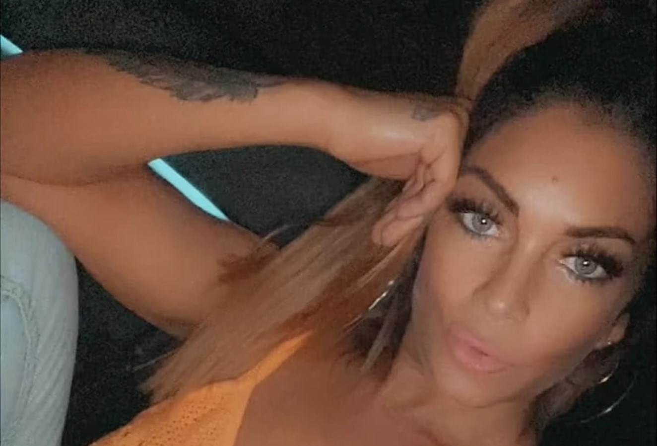 Trudnica Ema Atkinson (38) preminula je nakon pada sa desetog sprata zgrade, ali je njena beba preživela i sada se bori za život. D