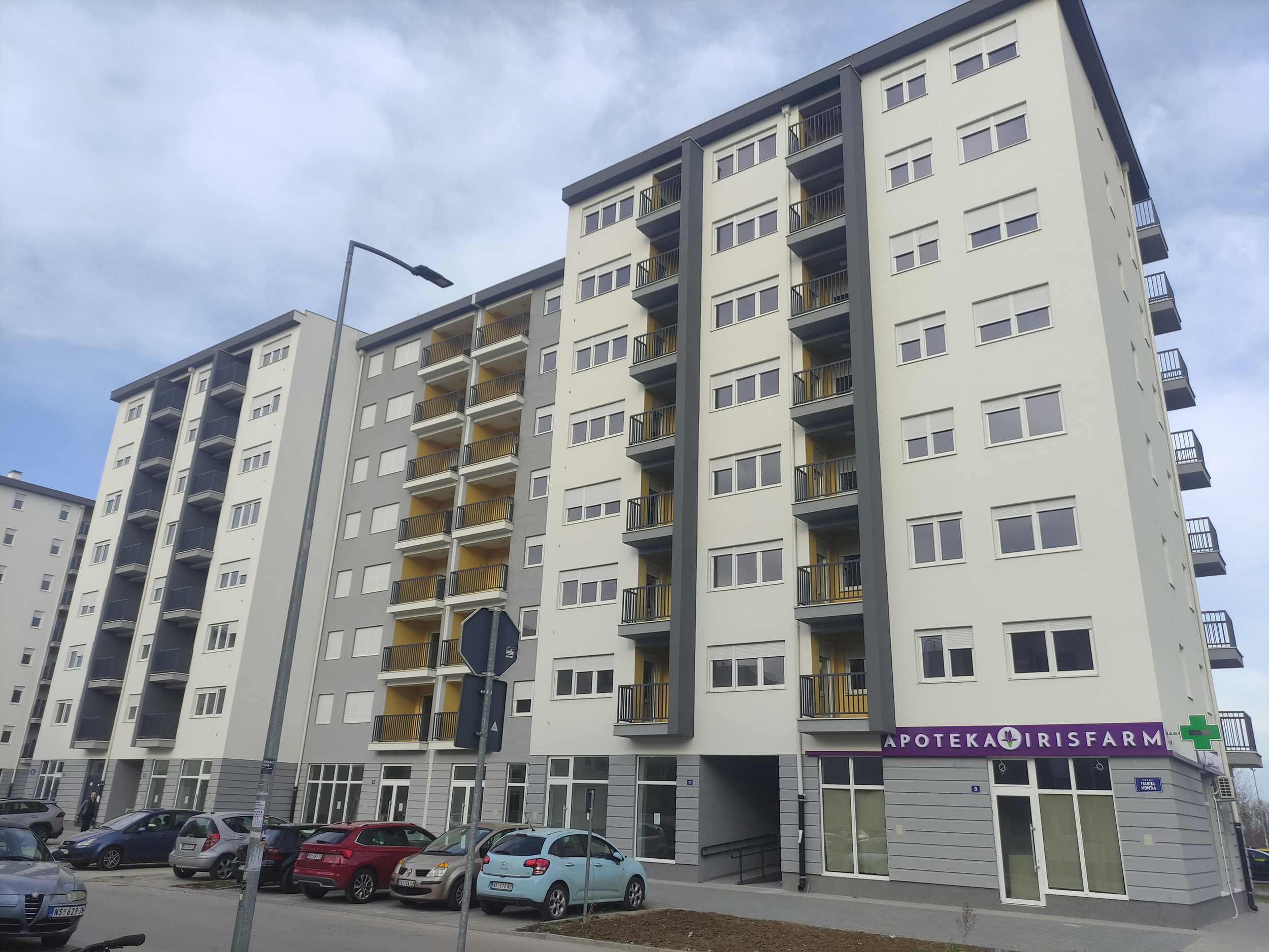 novi sad 14.02.2024 zavrsene zgrade u naselju Jugovićevo za snage bezbednosti U prizemlju zgrada su lokali koji su prodati pre godinu i po, dok stanove koji su odavno gotovi još uvek ne daju bezbednjacima