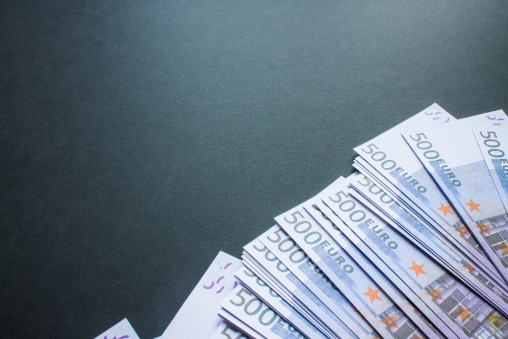 pare, euri, evri, 500 eura, 500 evra, možu u fotošop
