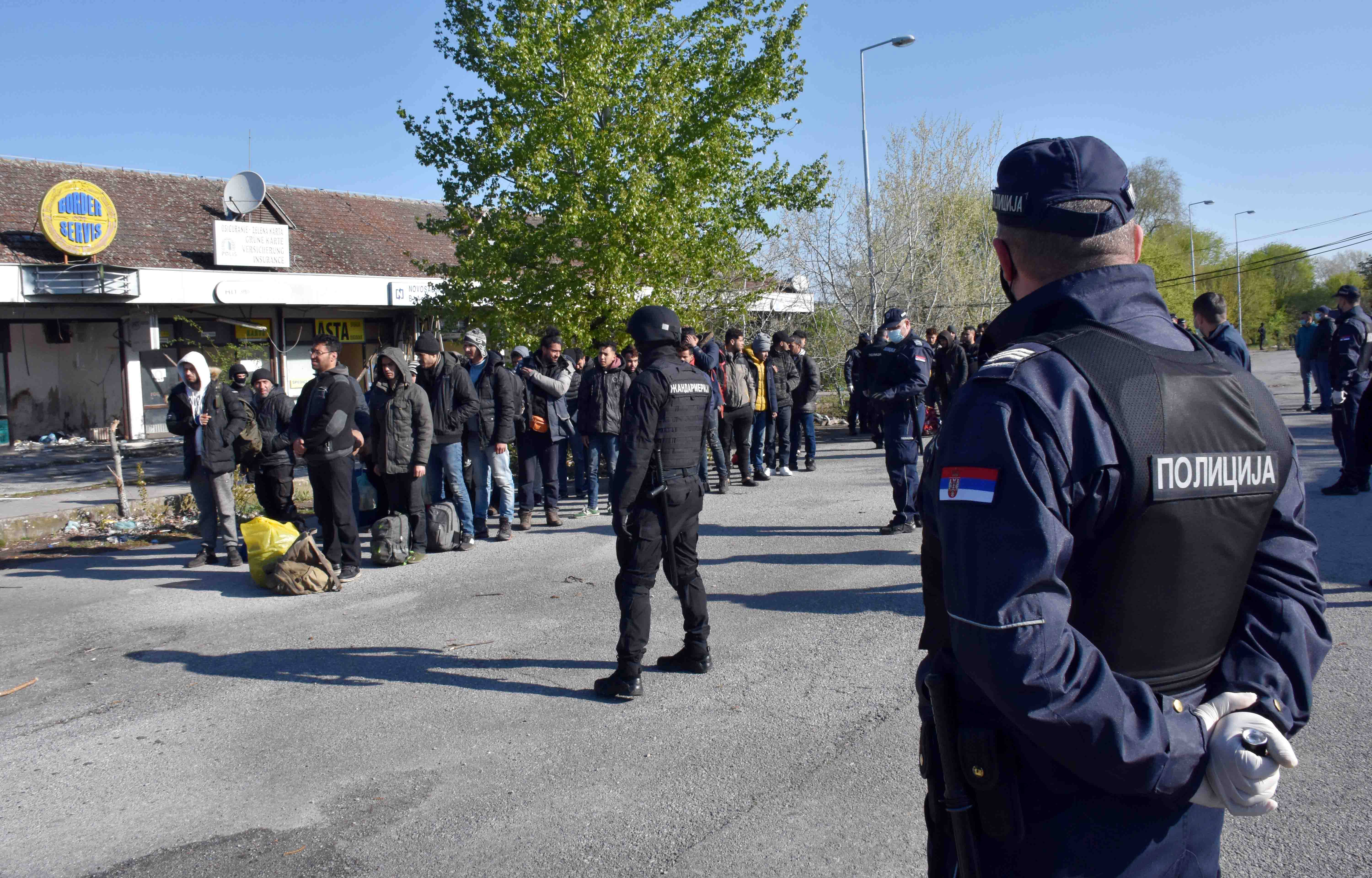 POLICIJA NA PODRUCJU KIKINDE NASLA 198 NELEGALNIH MIGRANATA