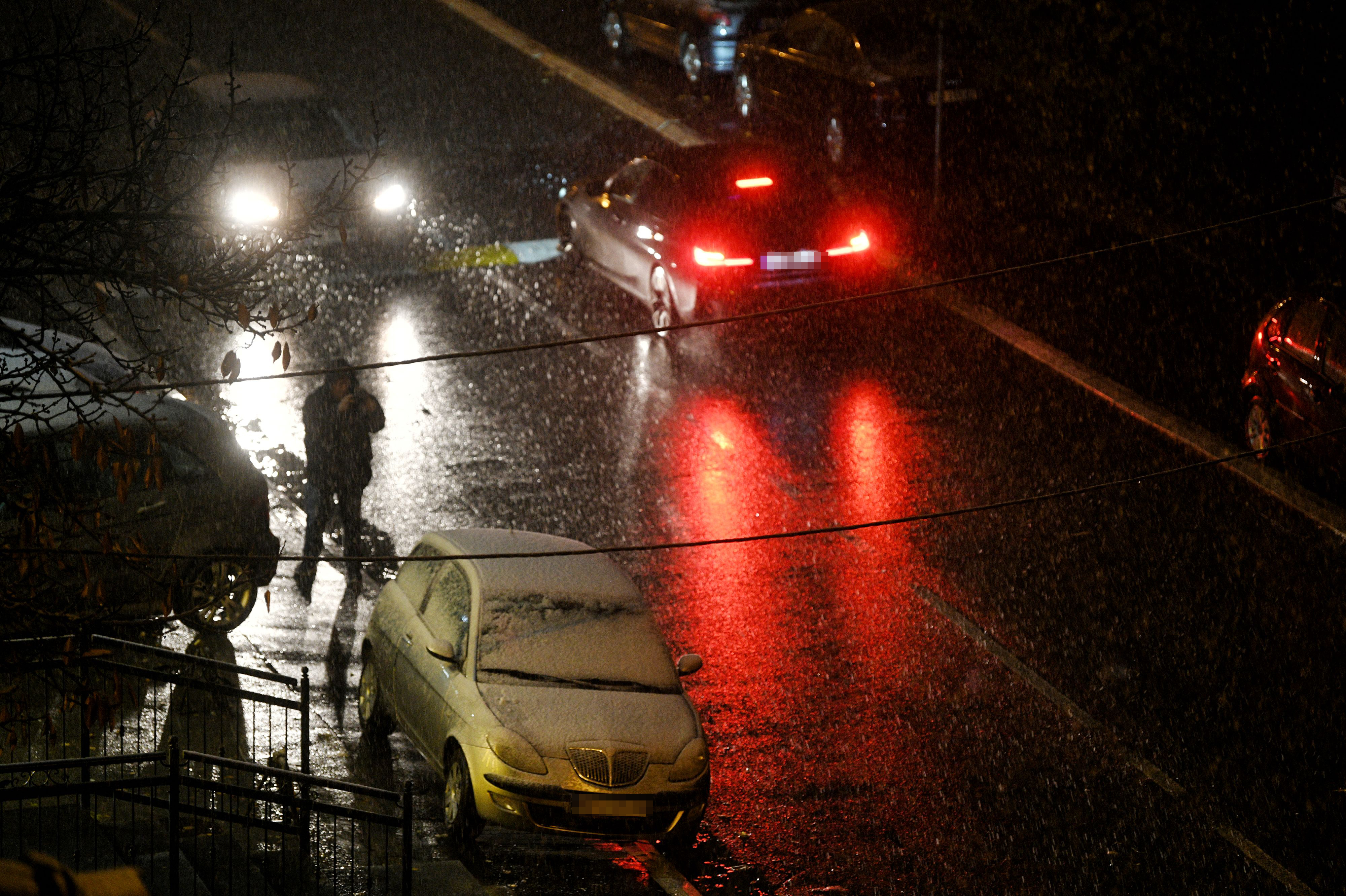 Beograd 20.11.2024. Sneg u Beogradu, snežna noć, snežno veče, vremenska prognoza, vreme, sneg, ilustracija, pokrivalica, fičer Foto: Filip Krainčanić/Nova.rs