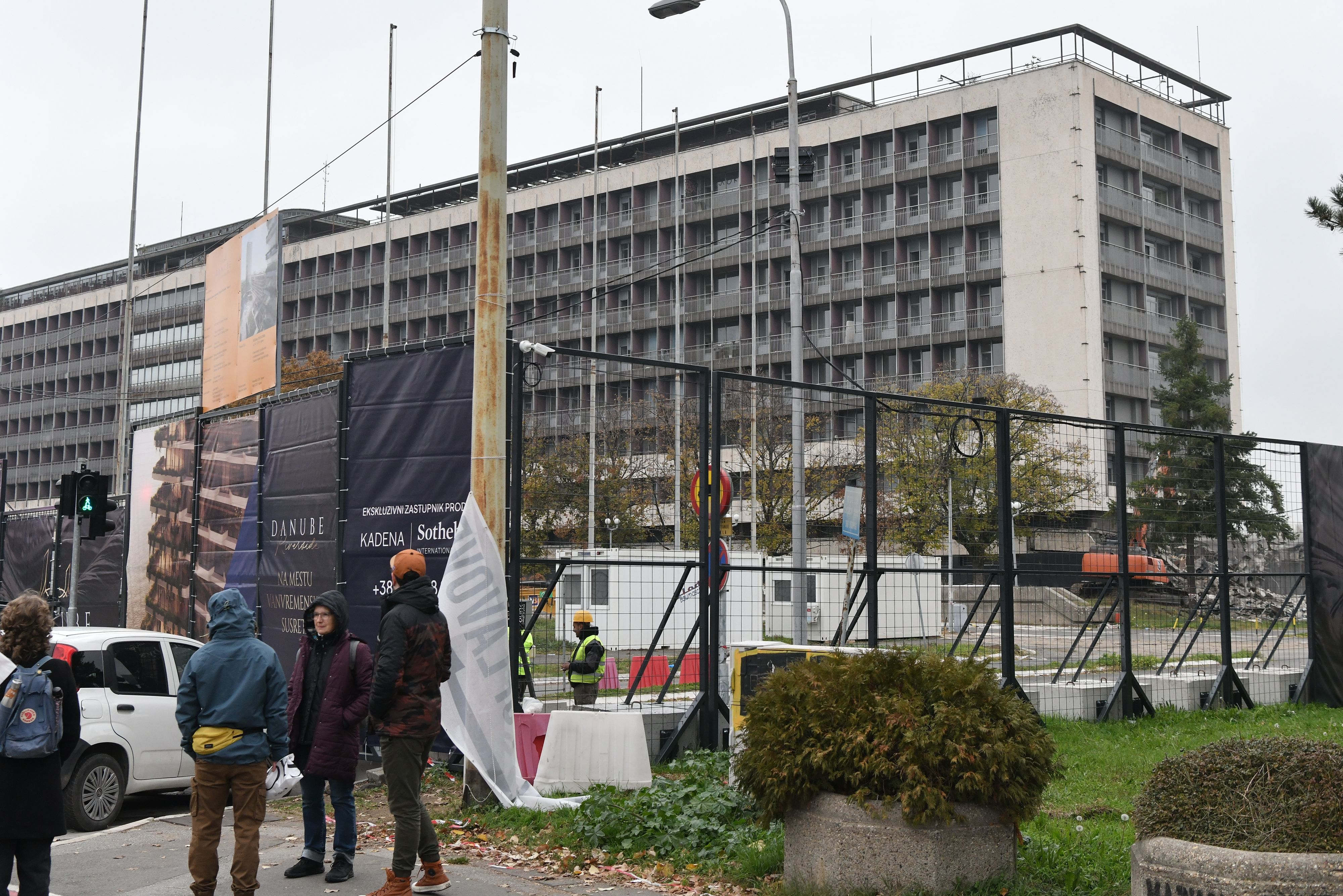 Beograd, 15.11.2024. Hotel Jugoslavija, počelo rušenje hotela Jugoslavija Foto: Goran Srdanov/Nova.rs
