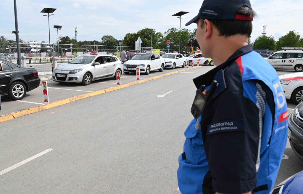 MUP-Saopstenje--Aerodrom-Divlji taksisti, Beli beogradski licni pozornik