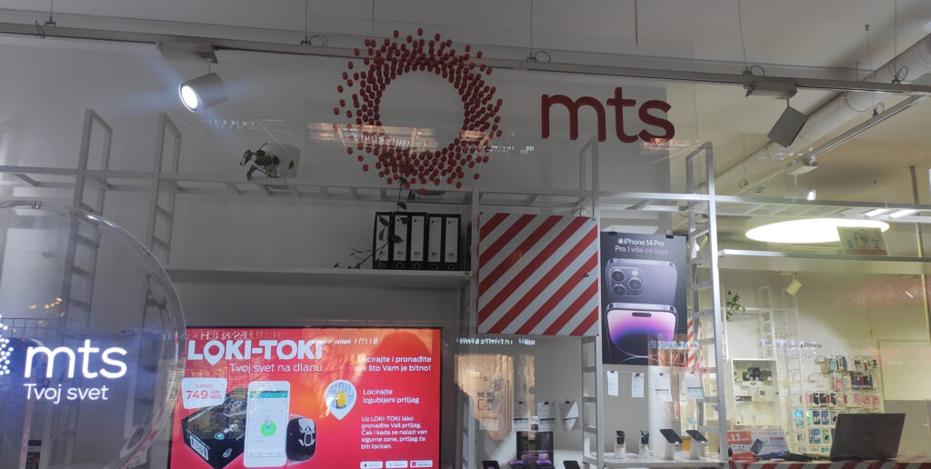 MTS, Telekom, prostorije mts-a, slikala Tamara Marković, mts poslovnica, mots mobilni