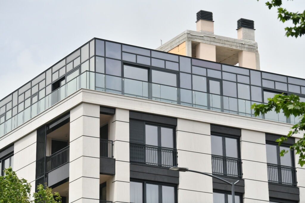 Beograd 21. maj 2024. Stambeno poslovni kompleks SPC, zgrada Foto:Vesna Lalić/Nova.rs