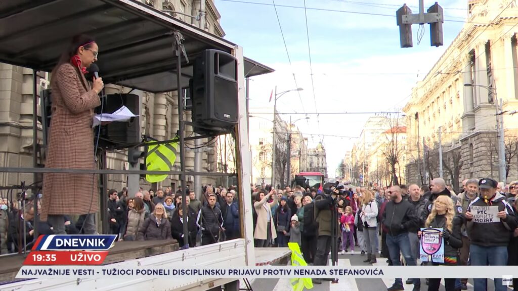 TEMA TUZITELJKE PROTEST 
Ispred Vlade novi protest "Ne damo naše Laure"