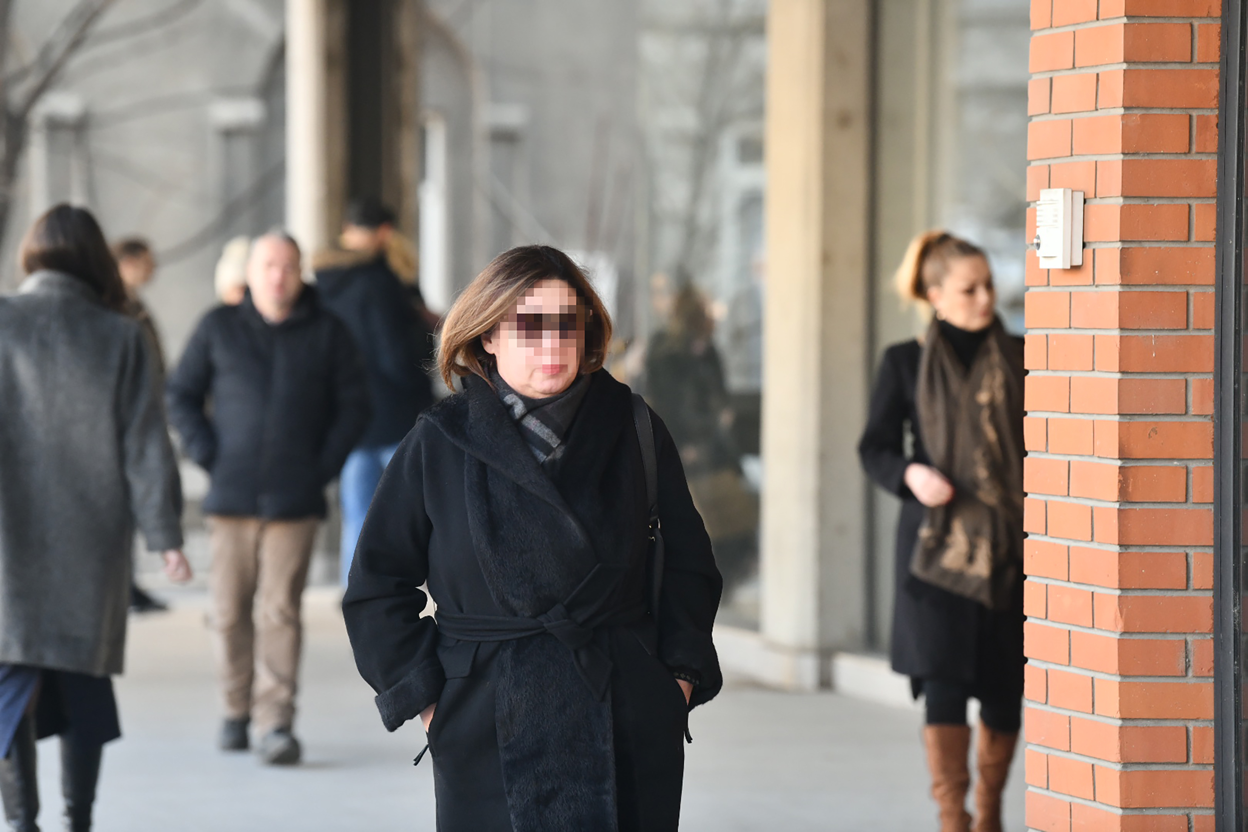 Beograd 30.01.2024. Roditelji ubijene dece. Viši sud, Palata pravde, suđenje, sudjenje roditeljima dečaka koji je počinio masakr u osnovnoj školi Vladislav Ribnikar Foto: Vesna Lalić/Nova.rs Miljana Kecmanović majka