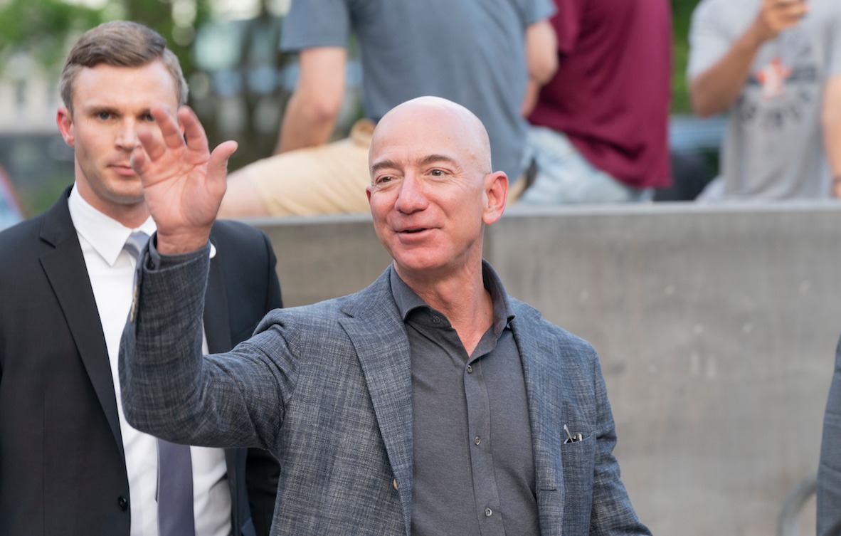 Džef Bezos, PR Kapital RS