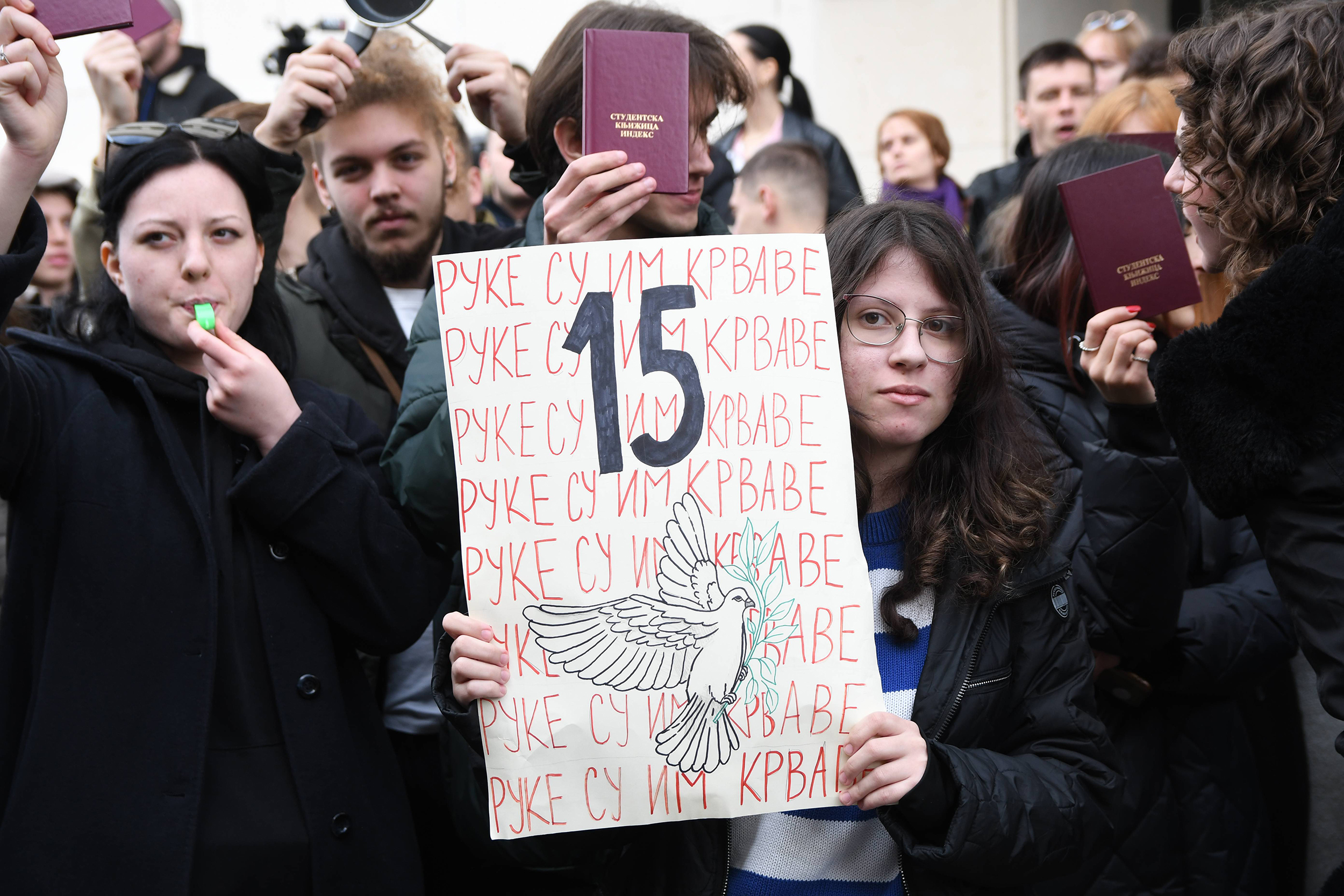 ZAVRSENO ZASEDANJE SKUPSTINE VOJVODINE, STUDENTI PROTESTUJU