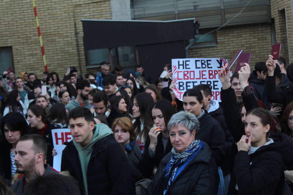 Niš 18.12.2024. Sednica skupštine grada Niša, poseta Slavice Đukić Dejanović, prekinuta sednica, studenti, protest. Poslao čitalac na mail vladislav mitic
