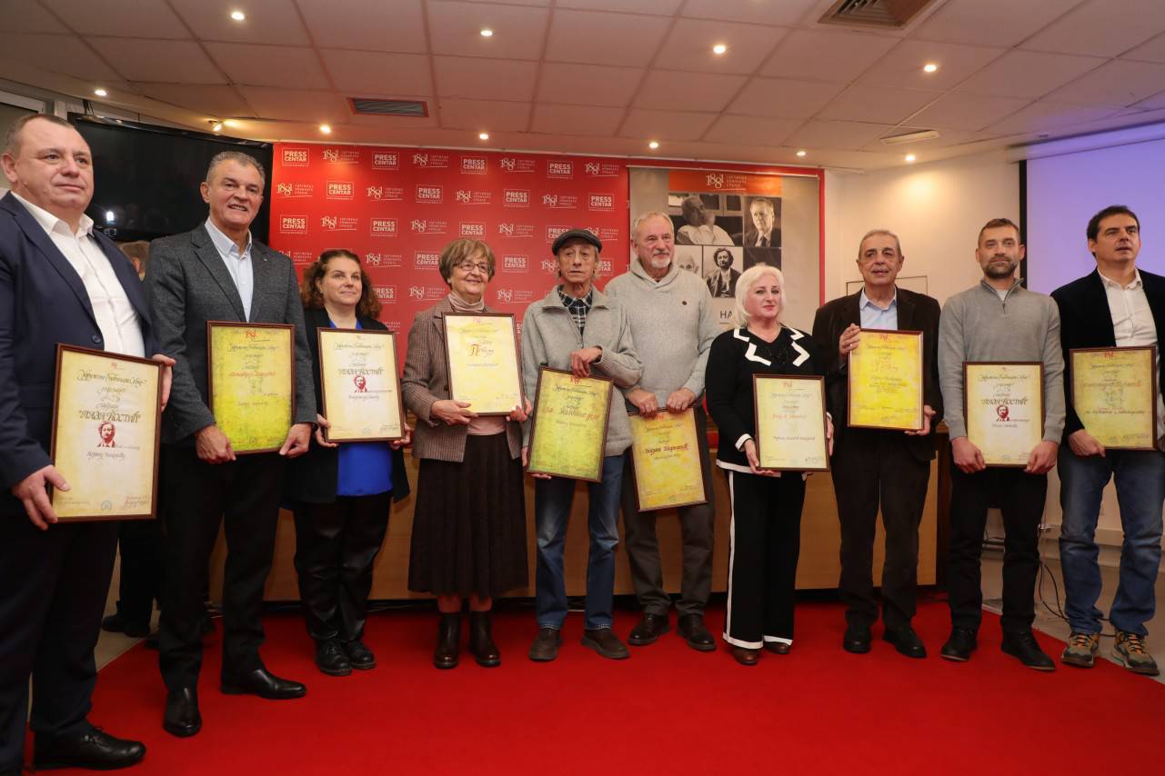 Beograd, 21.12.2024. - Udruzenje novinara Srbije (UNS) urucilo je godisnje nagrade, danas u Pres centru UNS. (BETAPHOTO/Press centar UNS)