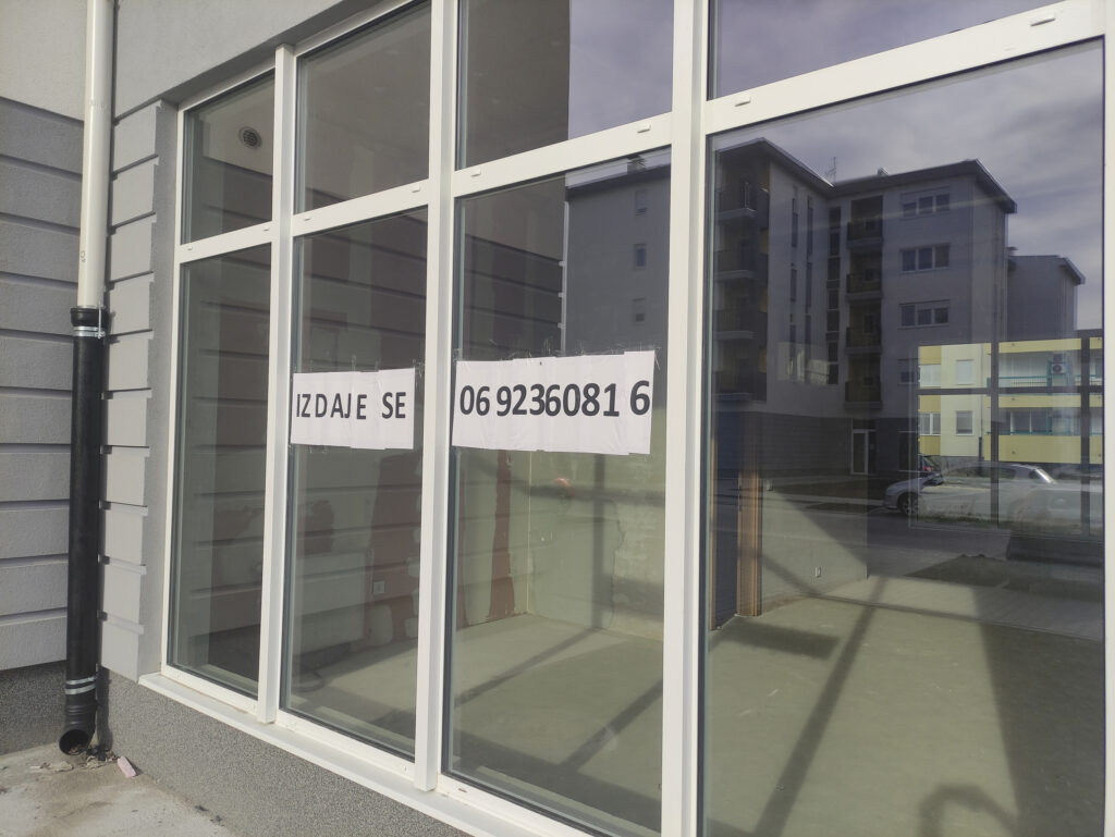 novi sad 14.02.2024 zavrsene zgrade u naselju Jugovićevo za snage bezbednosti U prizemlju zgrada su lokali koji su prodati pre godinu i po, dok stanove koji su odavno gotovi još uvek ne daju bezbednjacima