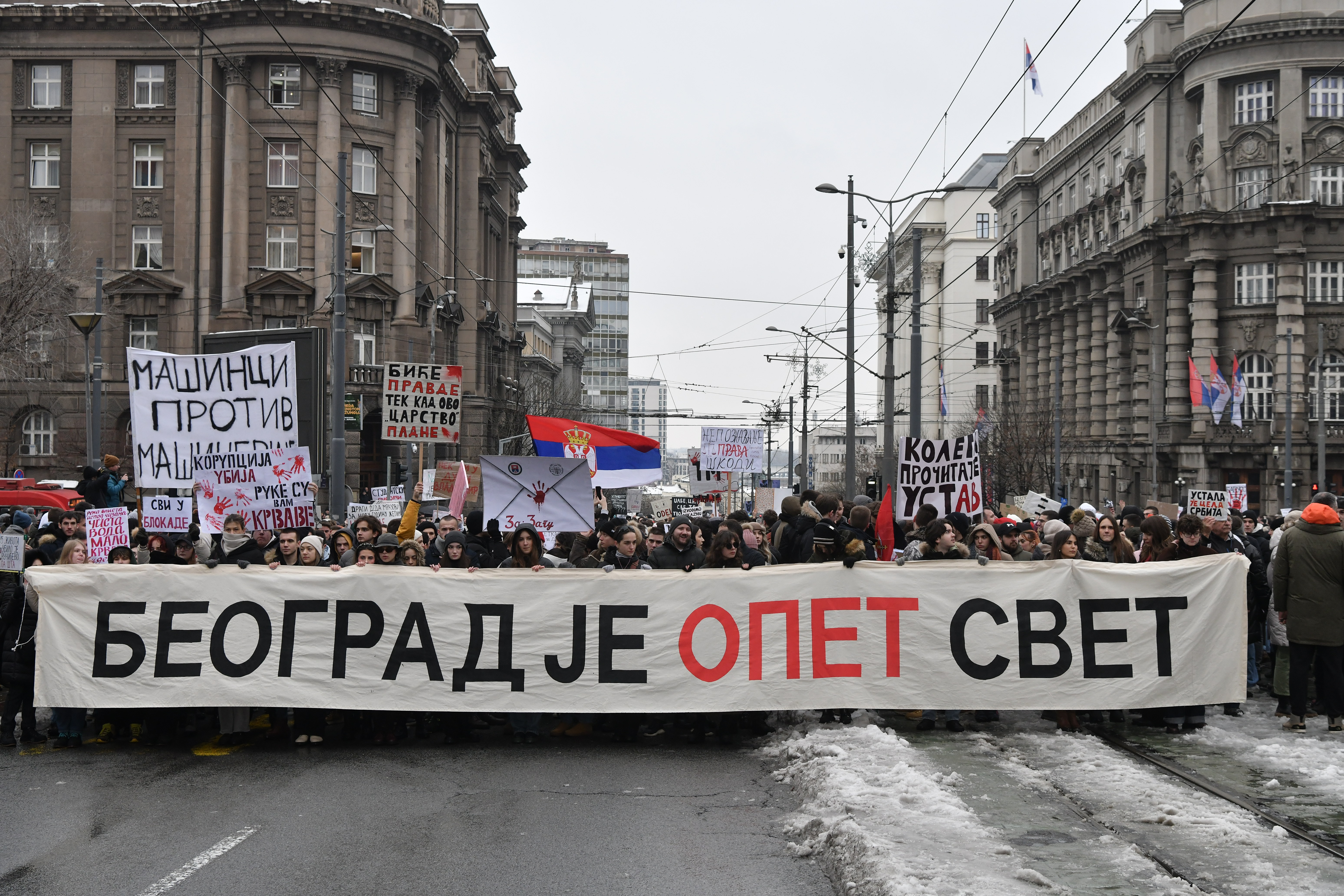 Beograd, 25.12.2024. Studenti, velika protestna šetnja, Studenti danas organizuju protestnu šetnju do Vrhovnog javnog tužilaštva, gde će republičkoj javnoj tužiteljki Zagorki Dolovac predati 1.000 identičnih pisama. protest Foto: Goran Srdanov/Nova.rs