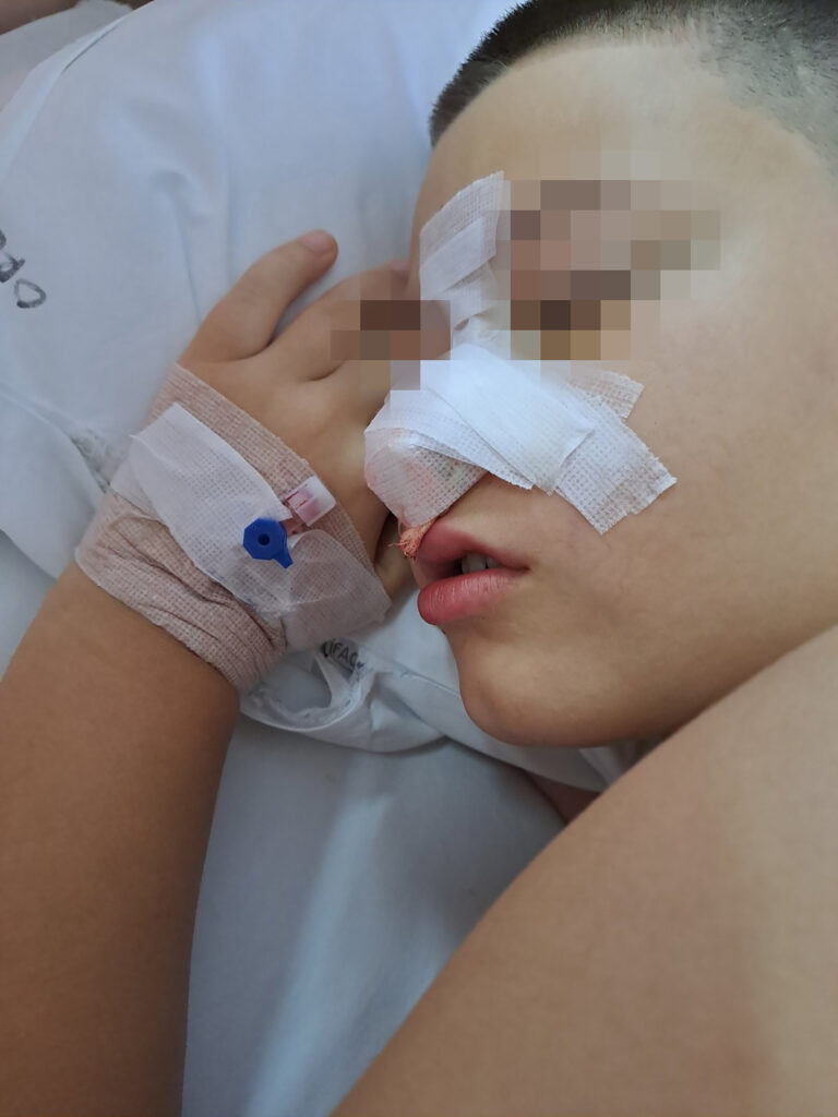 Jovan Vukobrat iz Mladenovca, pretucen u osnovnoj školi, majka Tamara Vukosavljević  Mladenovac