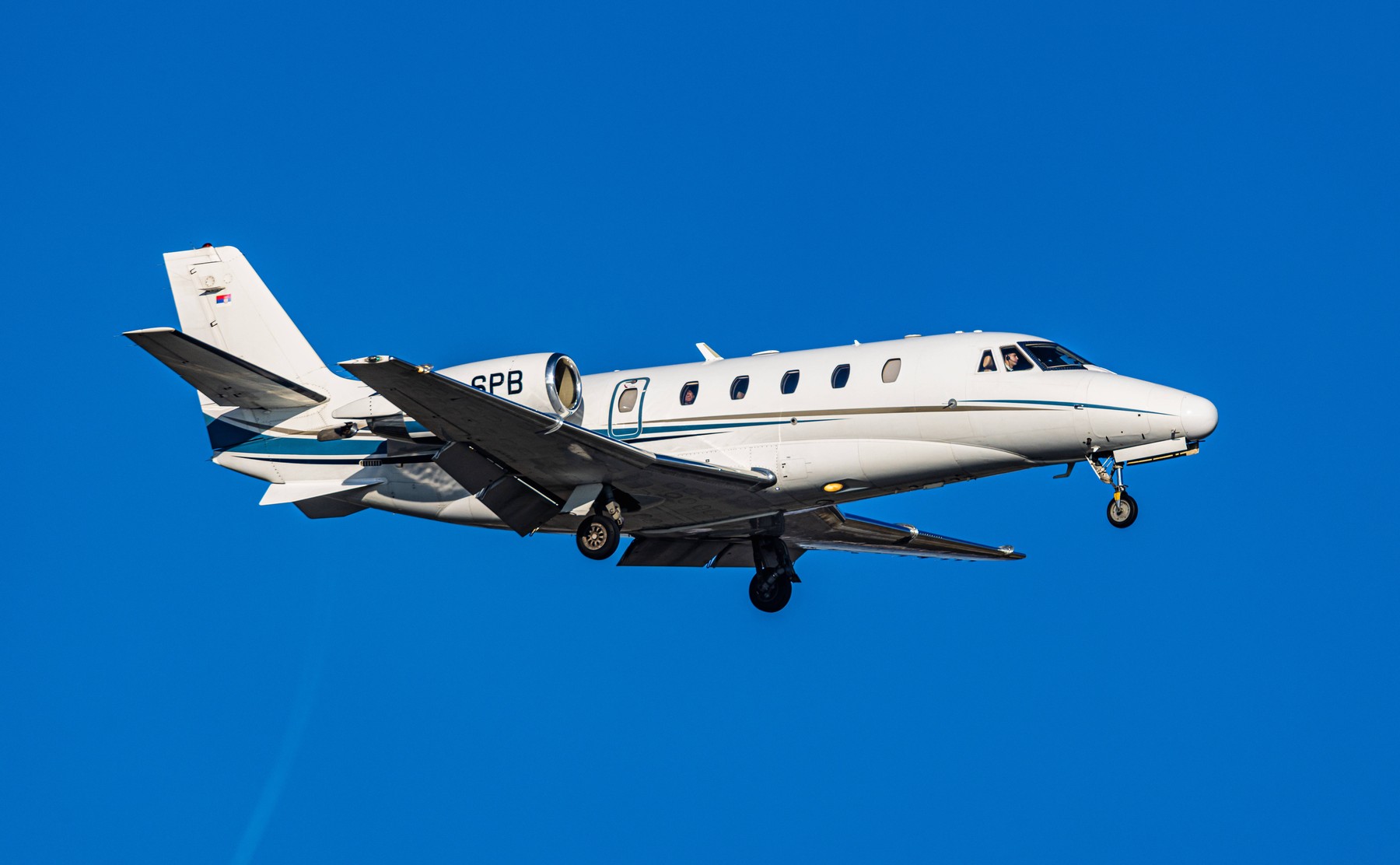 AirPink Eine Cessna 560XL Citation XLS von AirPink befindet sich im Landeanflug auf den Flughafen Zürich. Registration Y