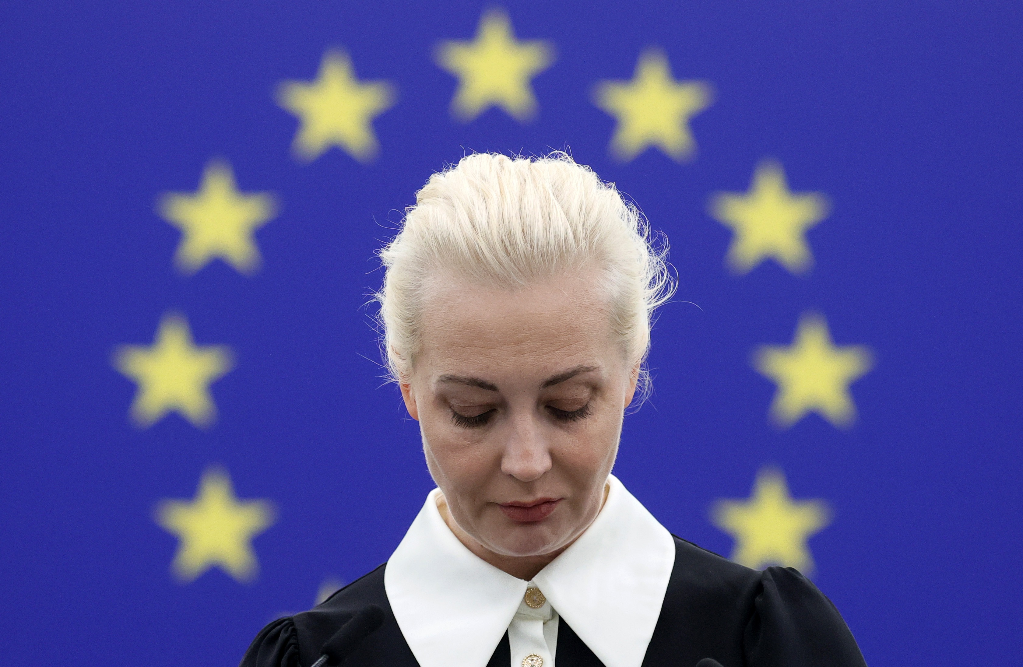 epa11186282 Yulia Navalnaya, widow of the late Russian dissident Alexei Navalny, speaks at the European Parliament in Strasbourg, France, 28 February 2024. The EU Parliament's session runs from 26 till 29 February 2024.  EPA-EFE/RONALD WITTEK