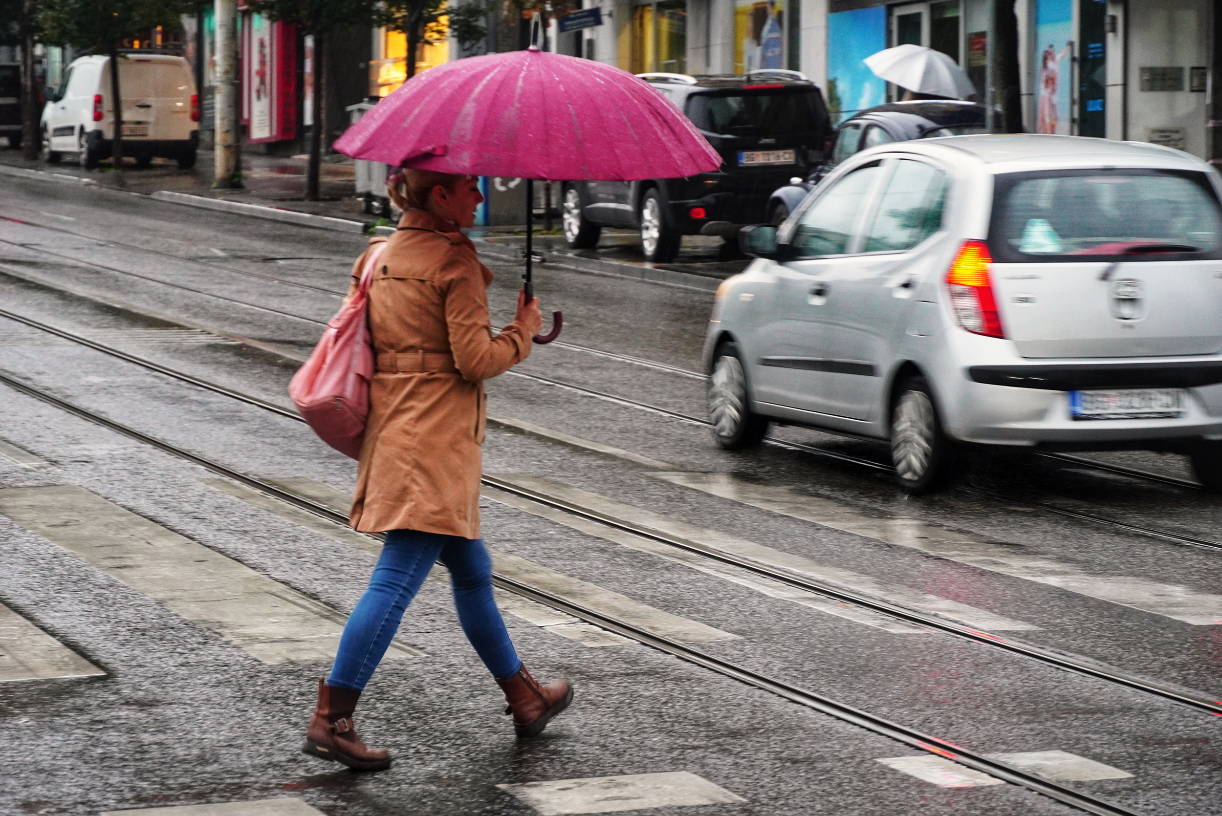 Beograd, 4. oktobra 2024. - Kišno jutro u Beogradu. FOTO TANJUG/ VLADIMIR ŠPORČIĆ/ bs kiša