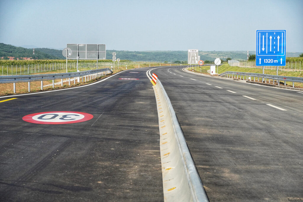 Niš, 26. jula 2023 - Predsednik Srbije Aleksandar Vučić prisustvovaće danas otvaranju deonice Auto-puta mira (E-80) Niš-Merošina, saopštila je Služba za saradnju sa medijima predsednika Srbije. FOTO TANJUG/ VLADIMIR ŠPORČIĆ/bs