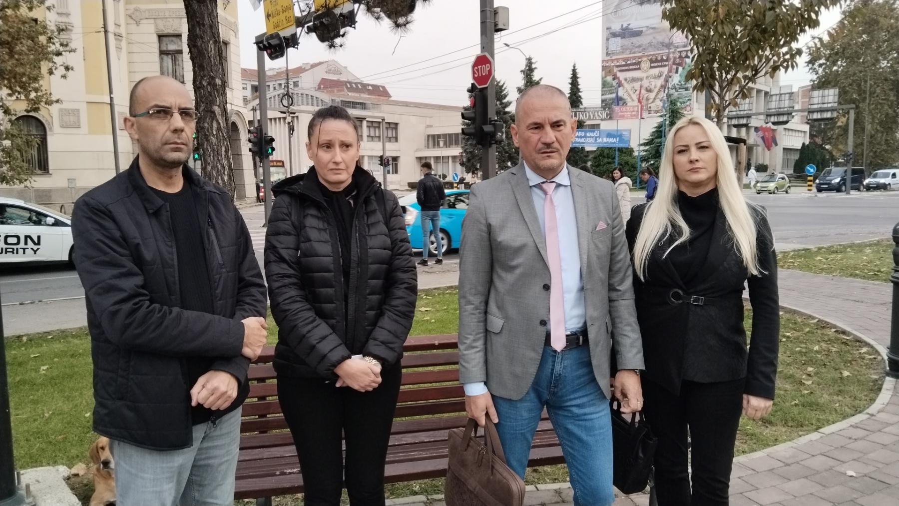 Simici, roditelji decaka iz niske banje Mića Simić i njegova supruga Sanja iz Niške Banje, roditelji trinaestogodišnjeg Andreja koga je 5. oktobra prošle godine nasmrt izbo njegov vršnjak