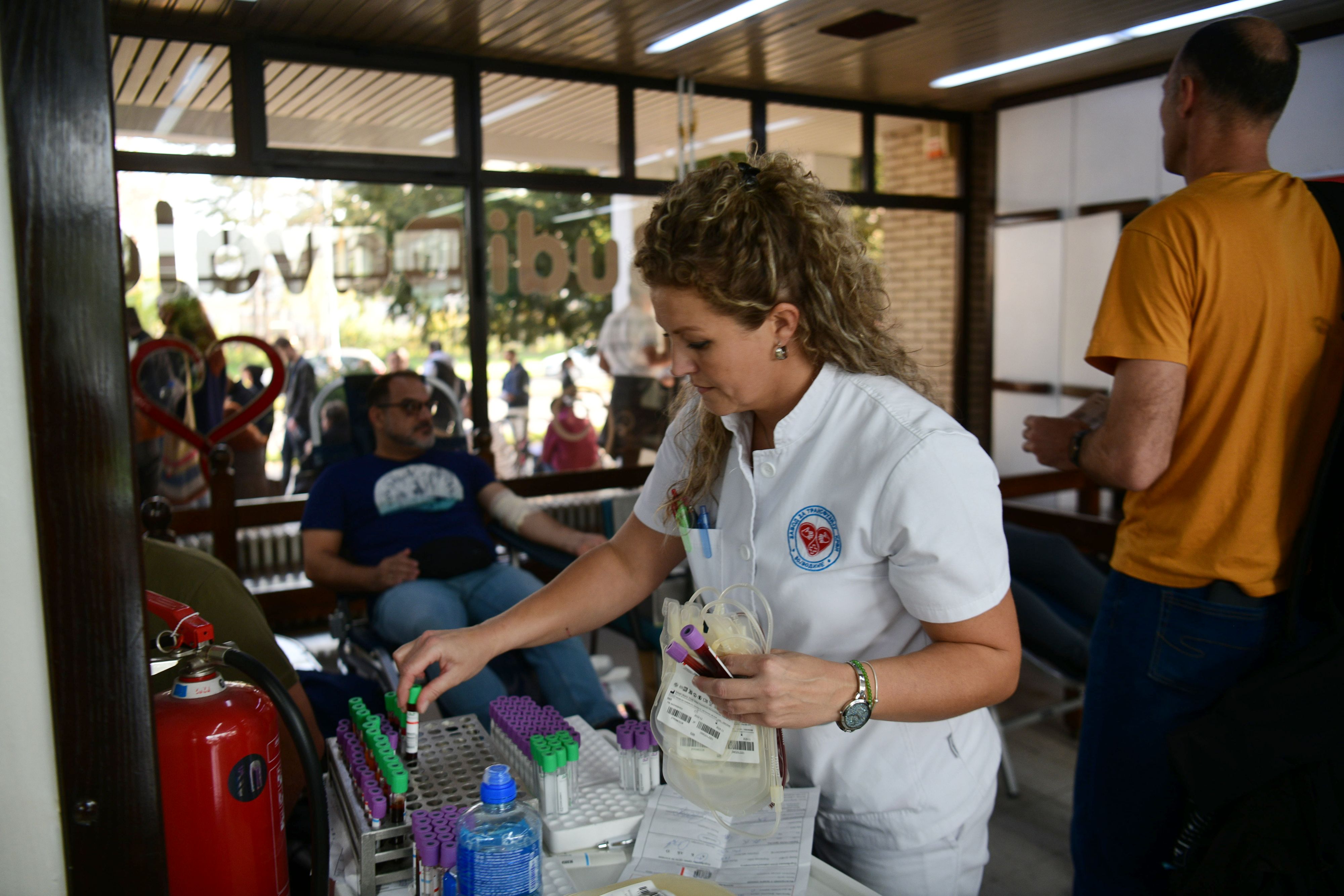 Novi Sad 02.11.2024. Zavod za transfuziju krvi Novi Sad, dobrovoljni davaoci krvi posle nesreće na Železničkoj stanici u Novom Sadu, dobrovoljno davanje krvi Foto: Filip Krainčanić/Novar.s