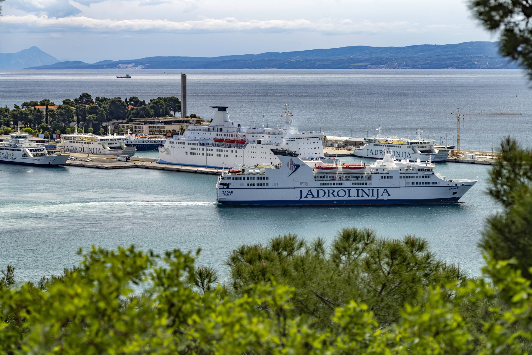 Jadrolinija Fähren Jadrolinija Fähren im Hafen von Split, Kroatien, Europa Jadrolinija ferry at the harbour in Split, Cr