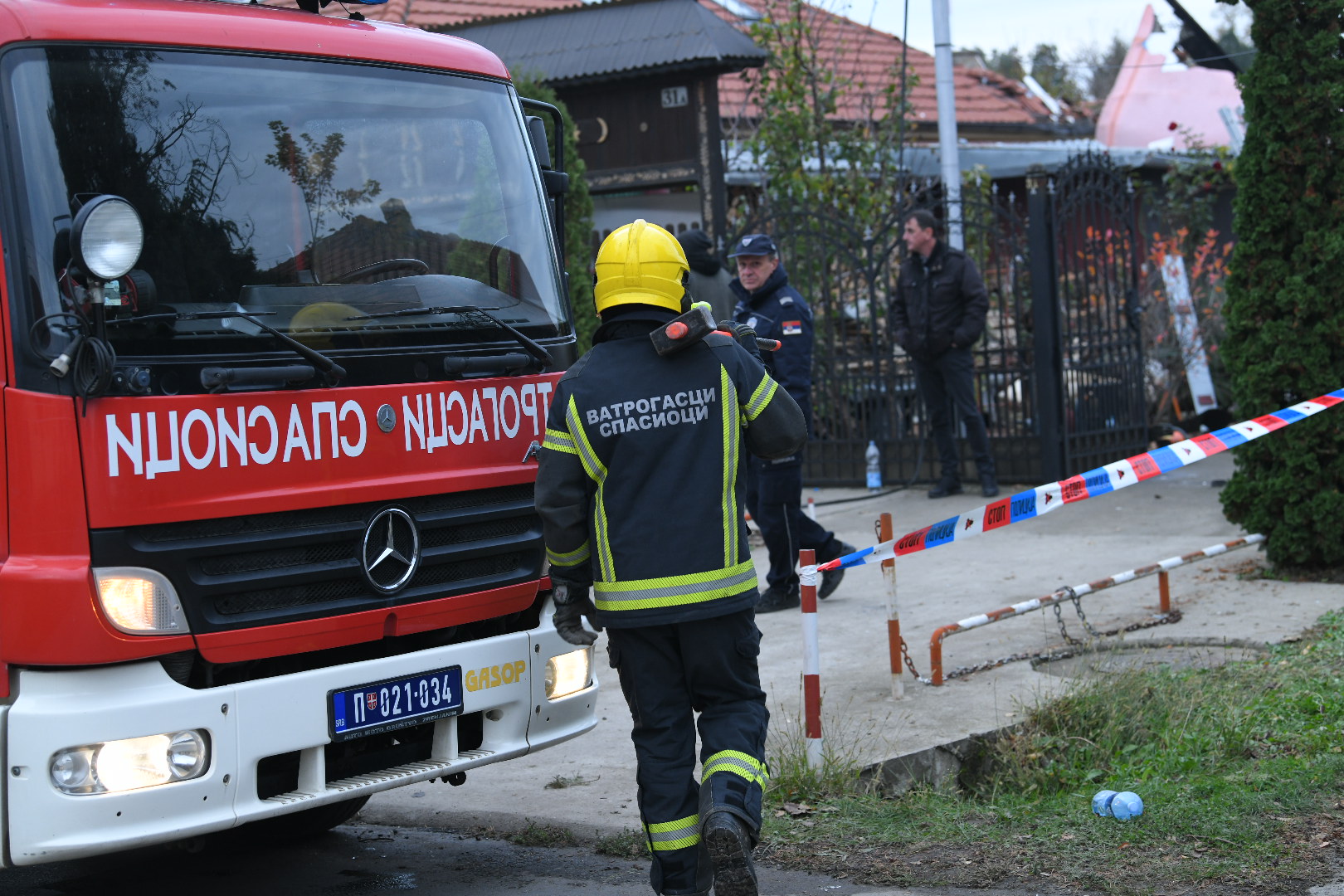 Zrenjanin 24.11.2023. Nesreća, eksplozija u kući, vatrogasci, vatrogasac, hronika Foto: Amir Hamzagić/Nova.rs