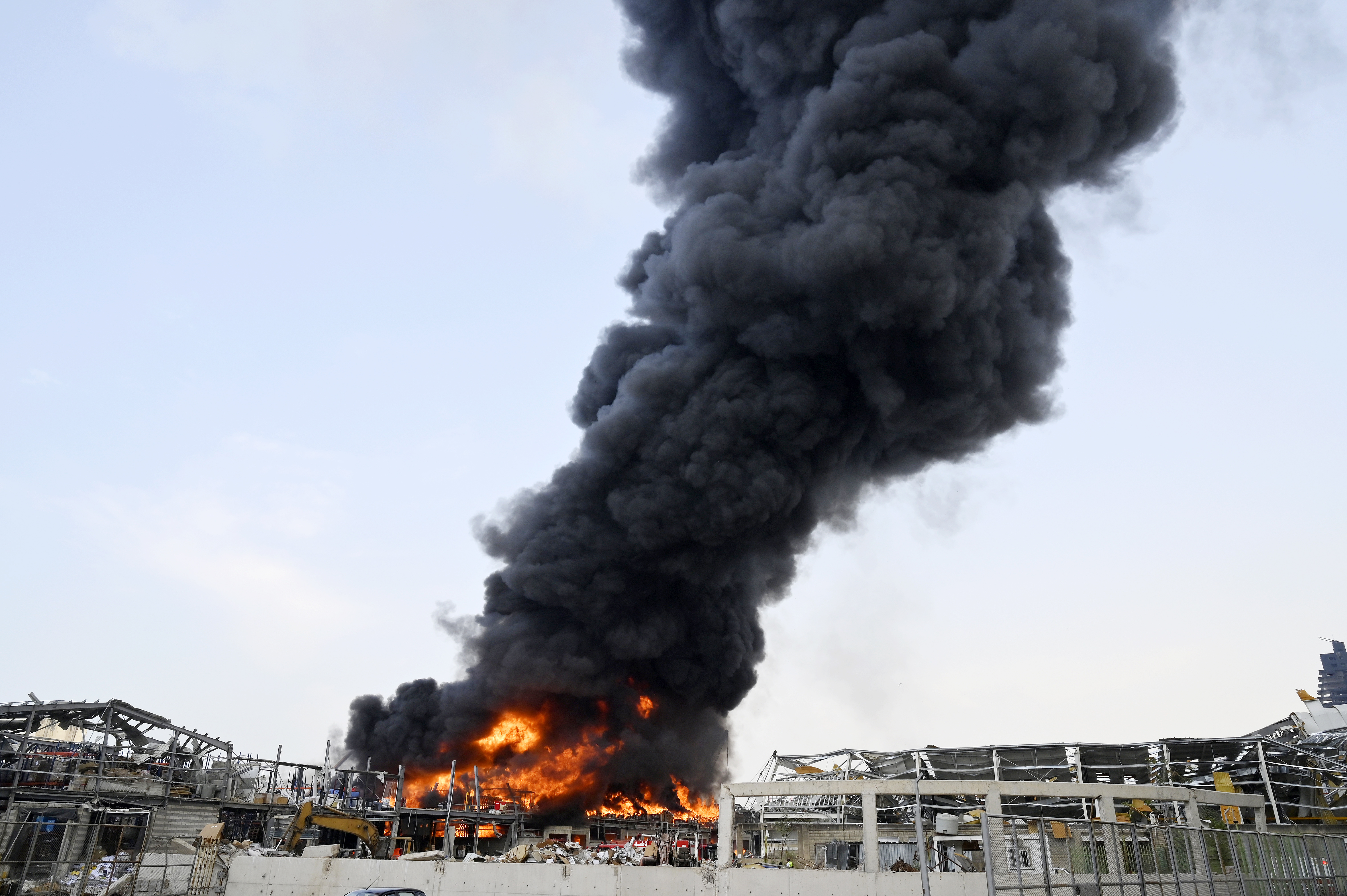 Fire in Beirut port bejrut